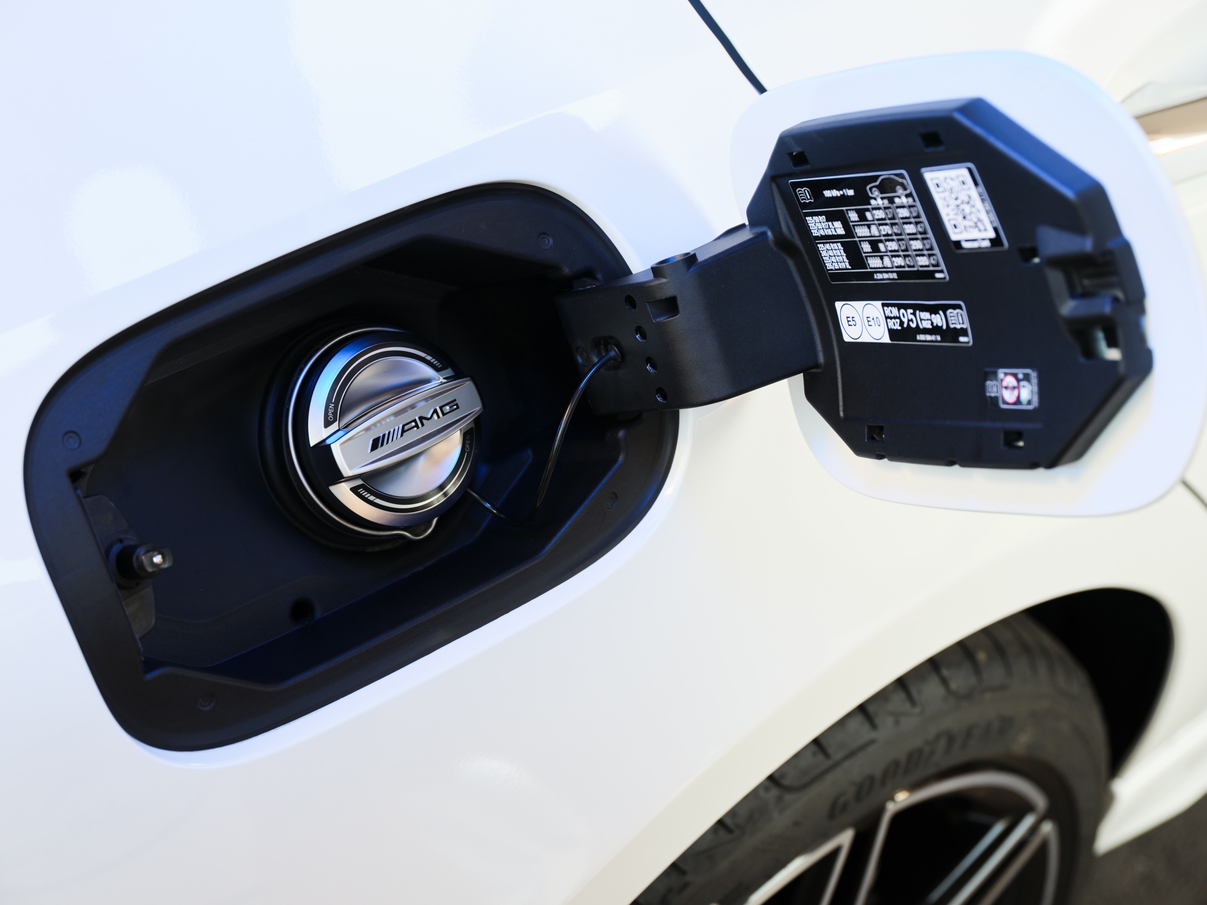 Korek wlewu paliwa AMG - chromeshadow, tworzywo sztuczne