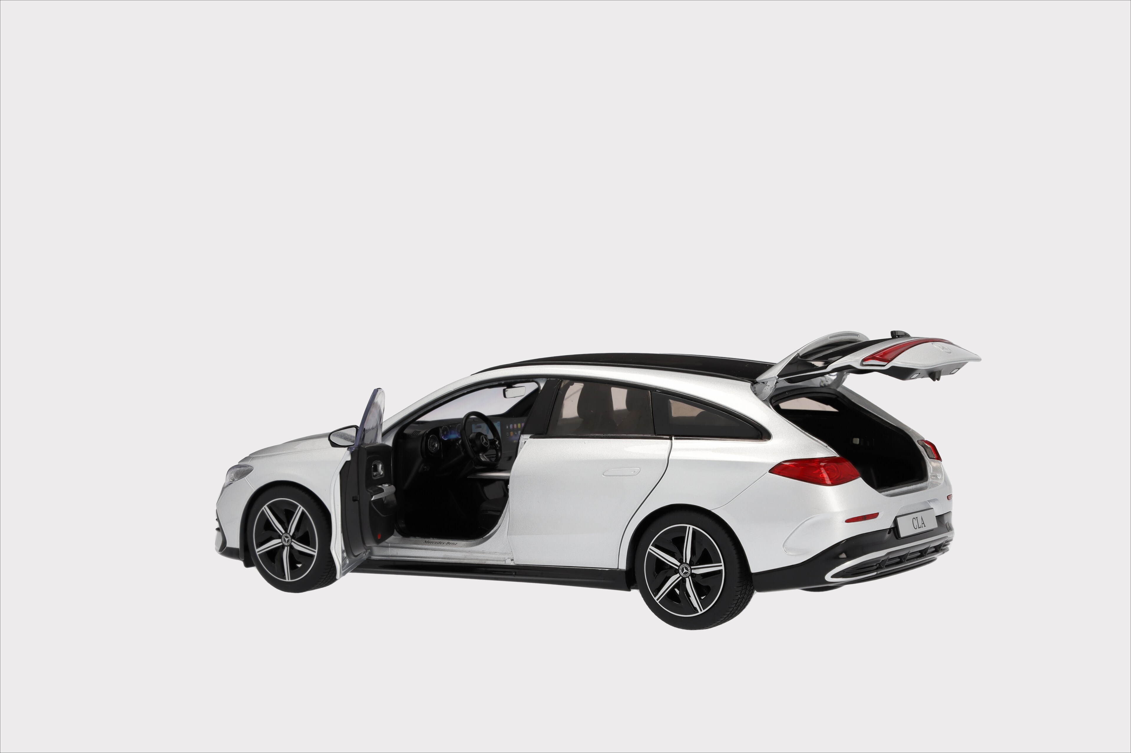 CLA, Shooting Brake, X174 - srebro hightech, NZG, 1:18