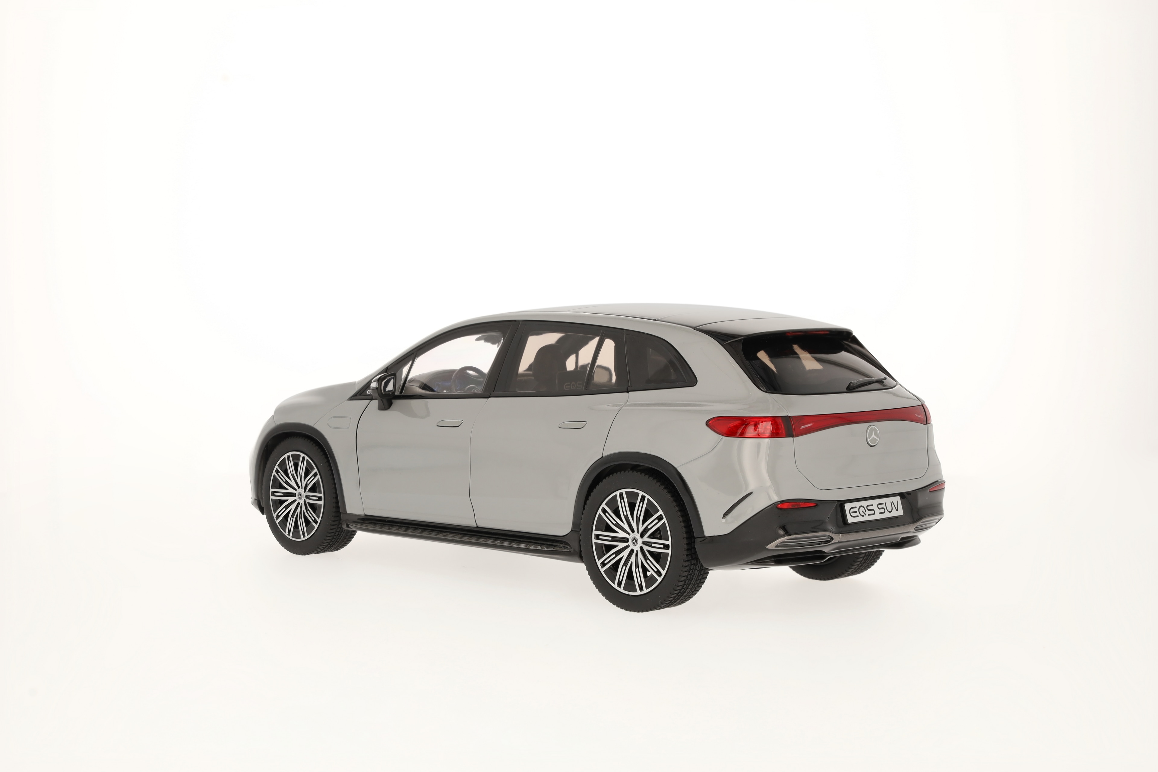 EQS SUV, AMG Line, X296 - MANUFAKTUR alpingrau uni, NZG, 1:18