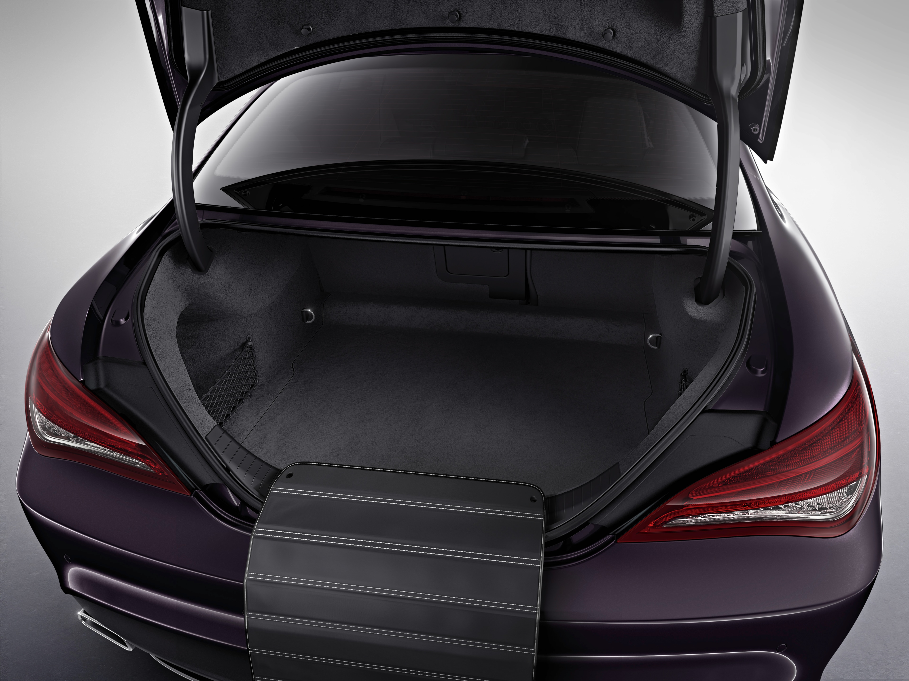 Zabezpieczenie krawędzi bagażnika Zick-Zack - czerń, tworzywo sztuczne / pianka