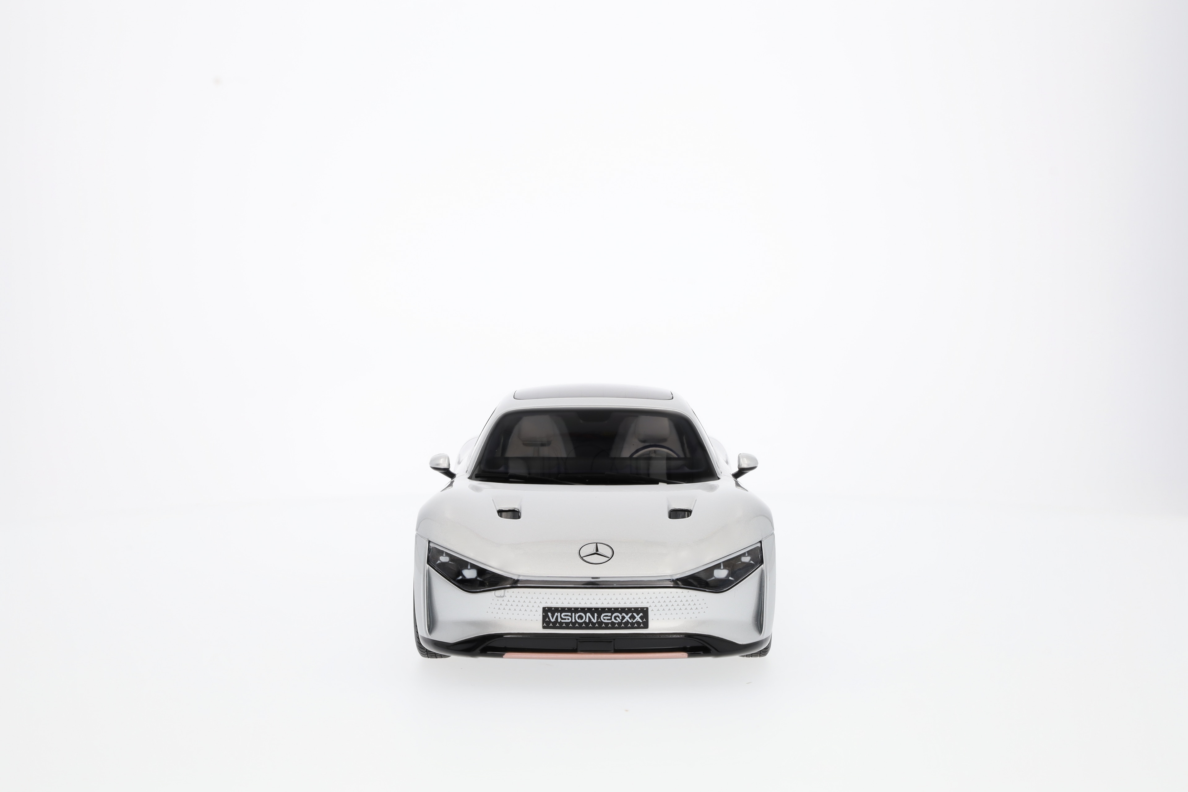 Vision EQXX, Showcar - silber alubeam, NZG, 1:18