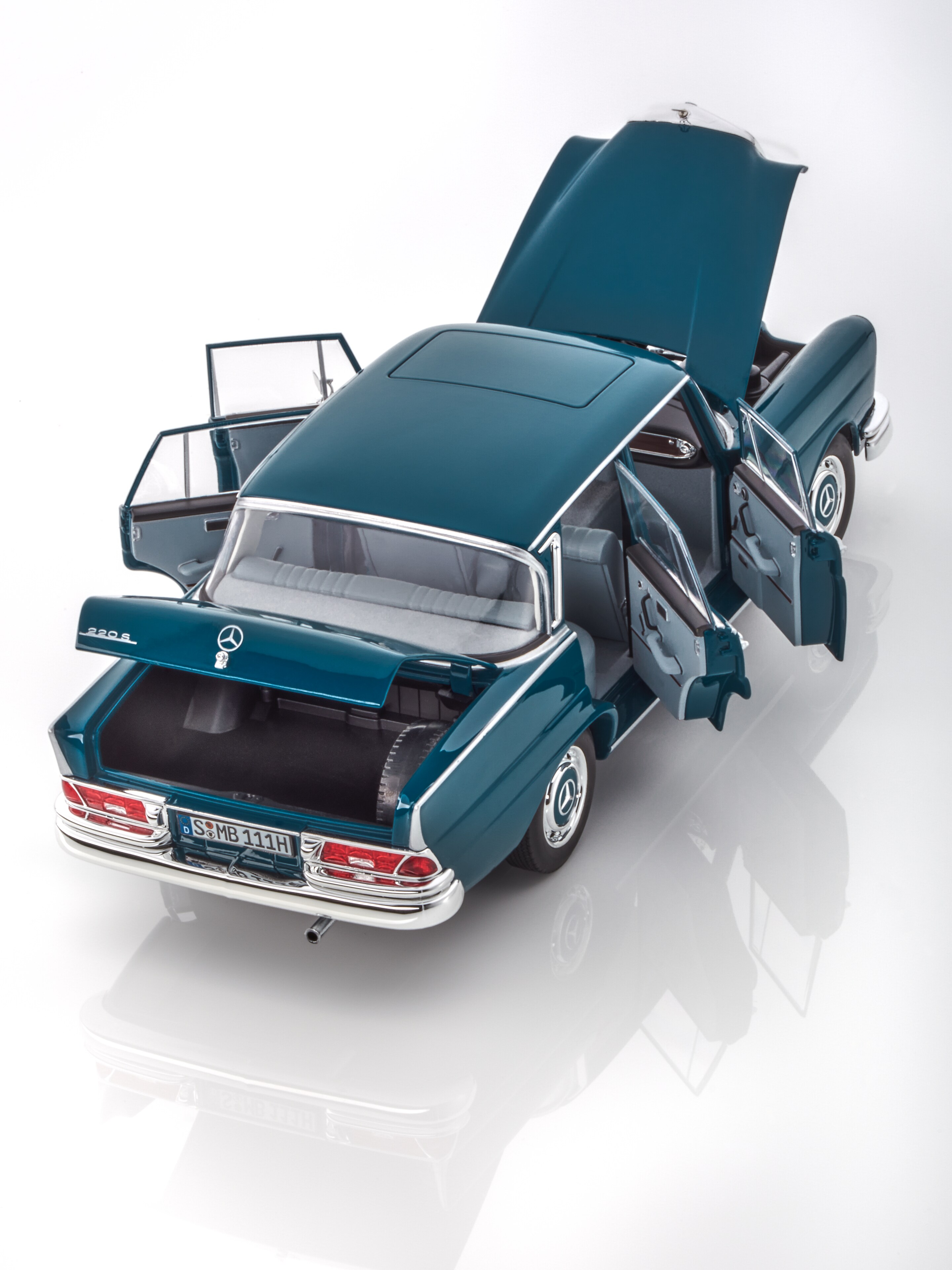 220 S W 111 (1959-1965) - niebieski, Norev, 1:18