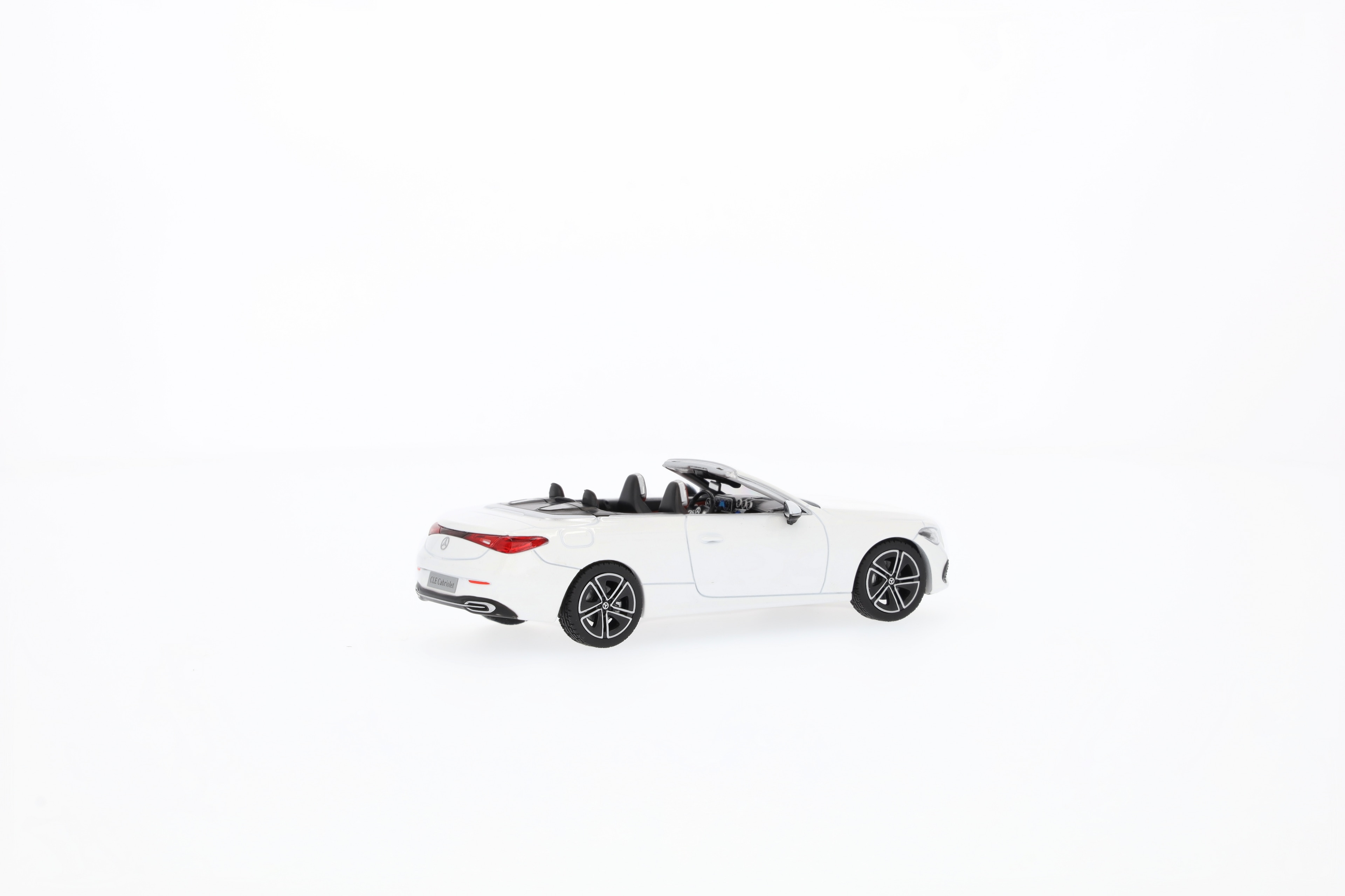 CLE Cabriolet, AVANTGARDE, A236 - MANUFAKTUR opalithweiß bright, Norev, 1:43
