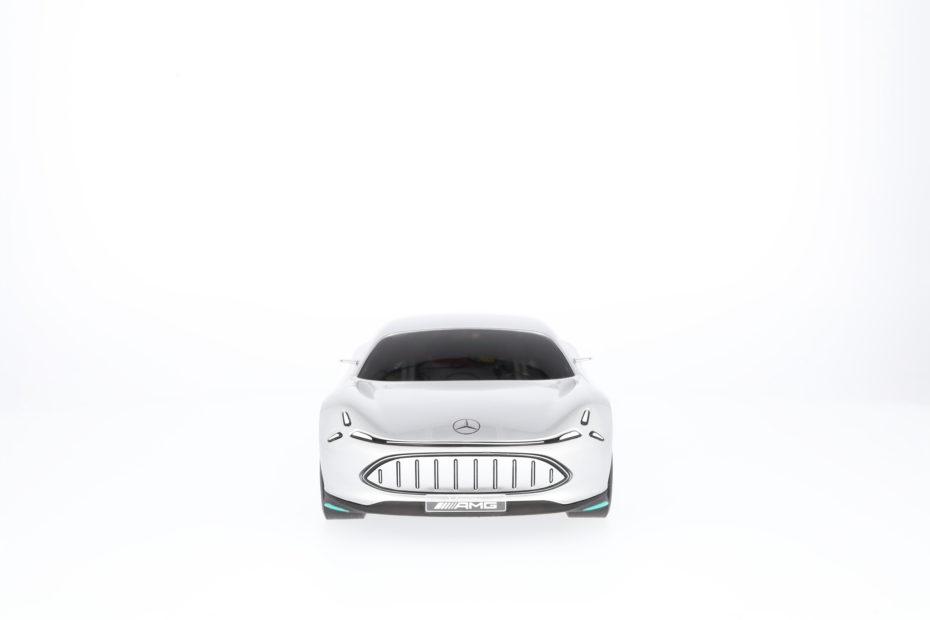 Vision AMG, Showcar - silber alubeam, NZG, 1:18