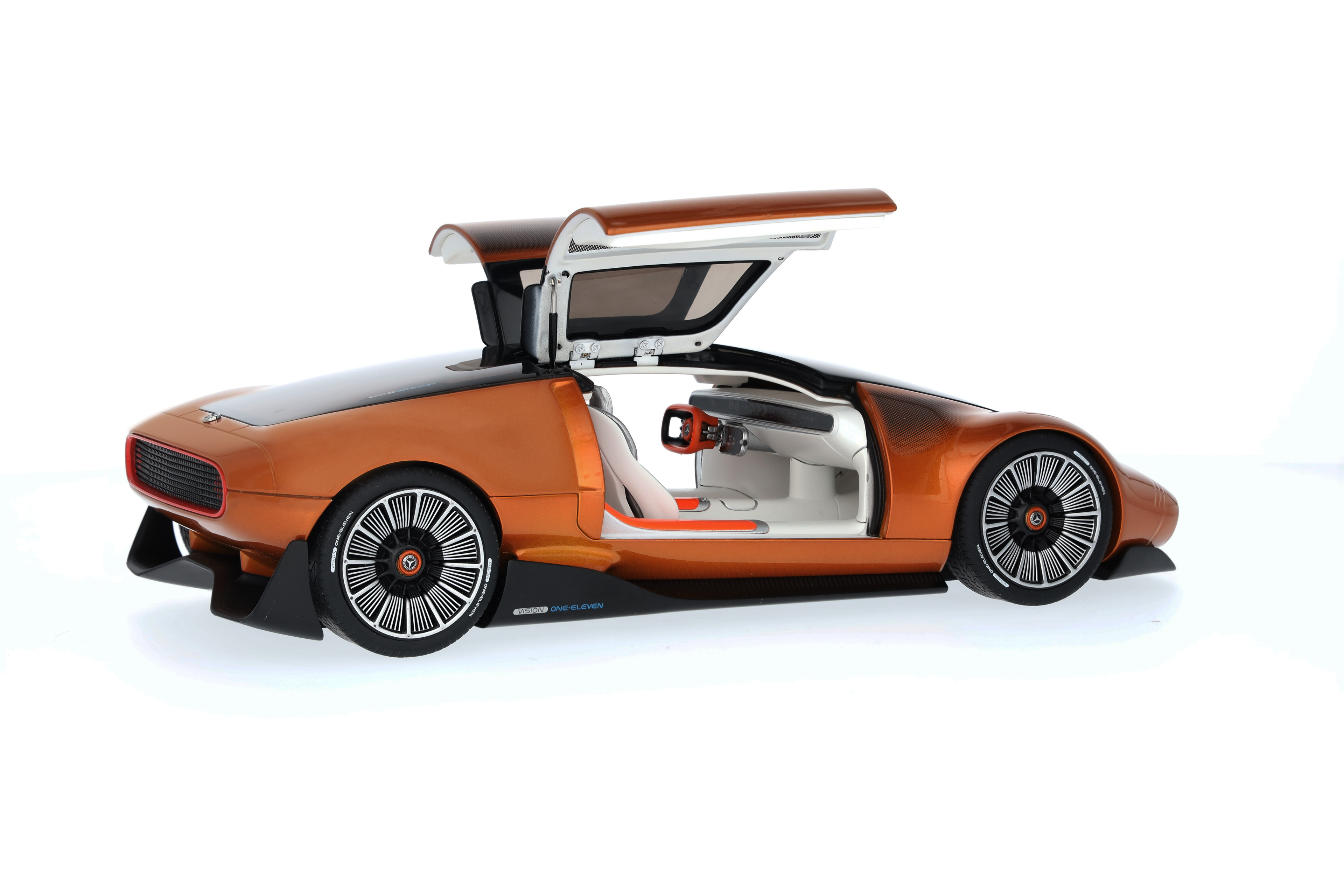 Zestaw Vision One-Eleven z figurką, Showcar - pomarańczowy, NZG, 1:18