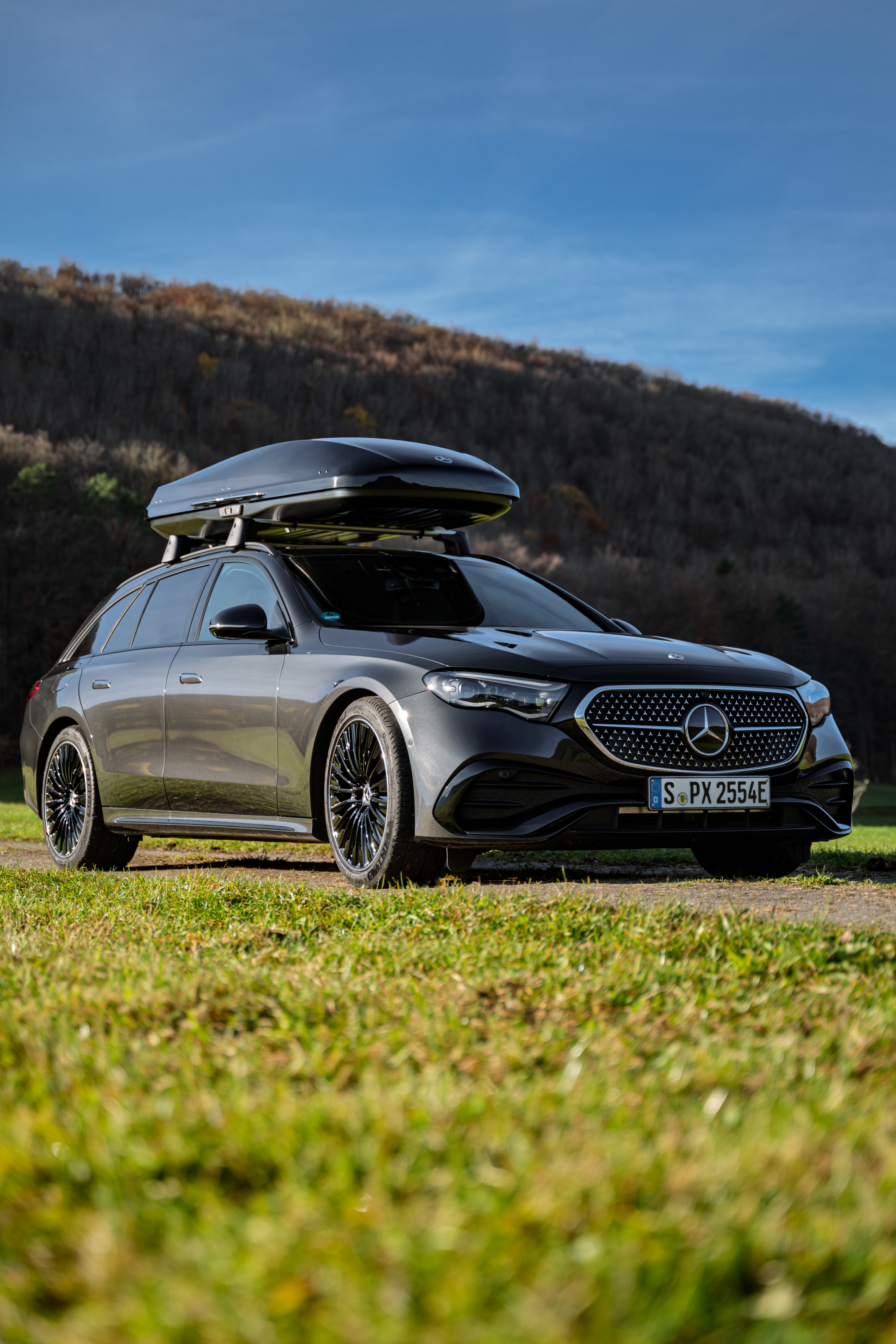 Boks dachowy Mercedes-Benz XL, 590 litrów - tworzywo sztuczne, czerń, lakier, błyszczące