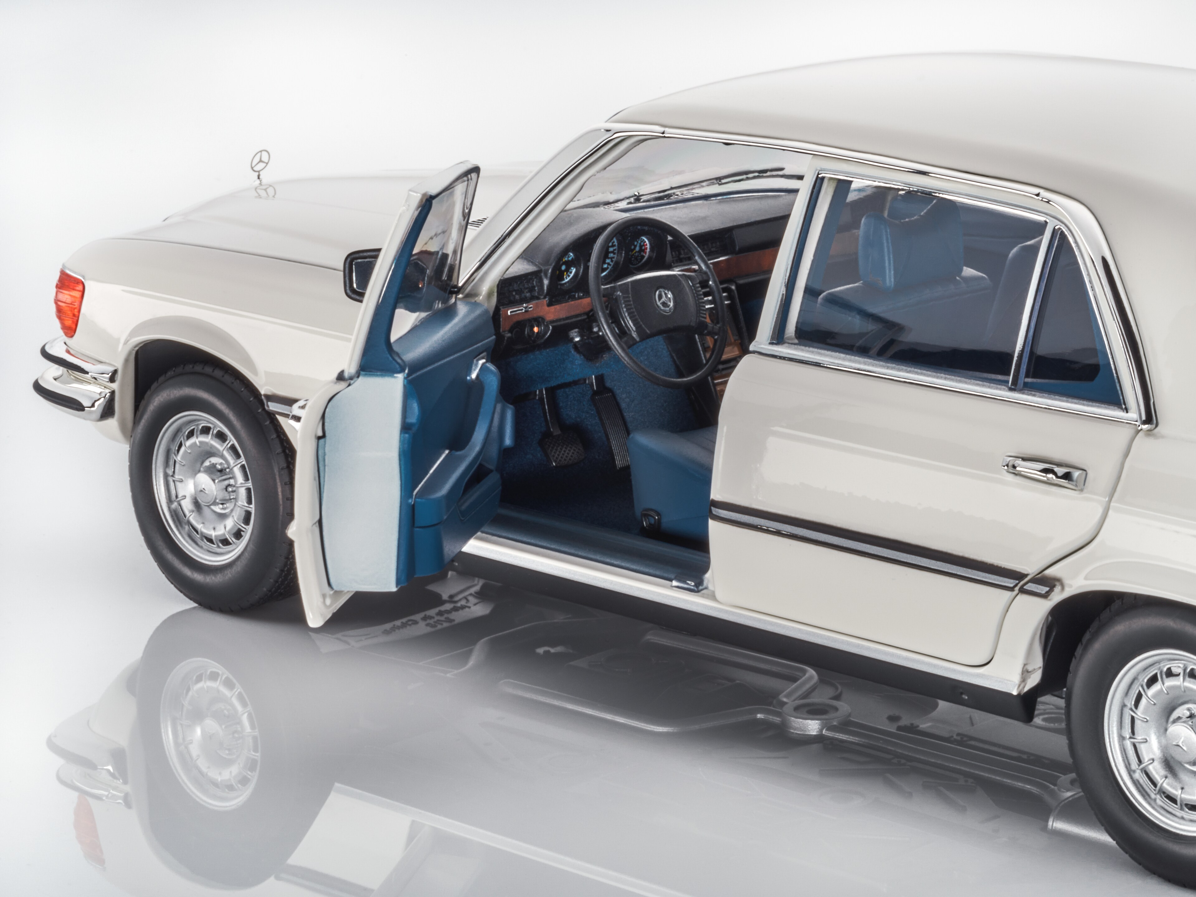 450 SEL W 116 (1976-1980) - biały, Norev, 1:18