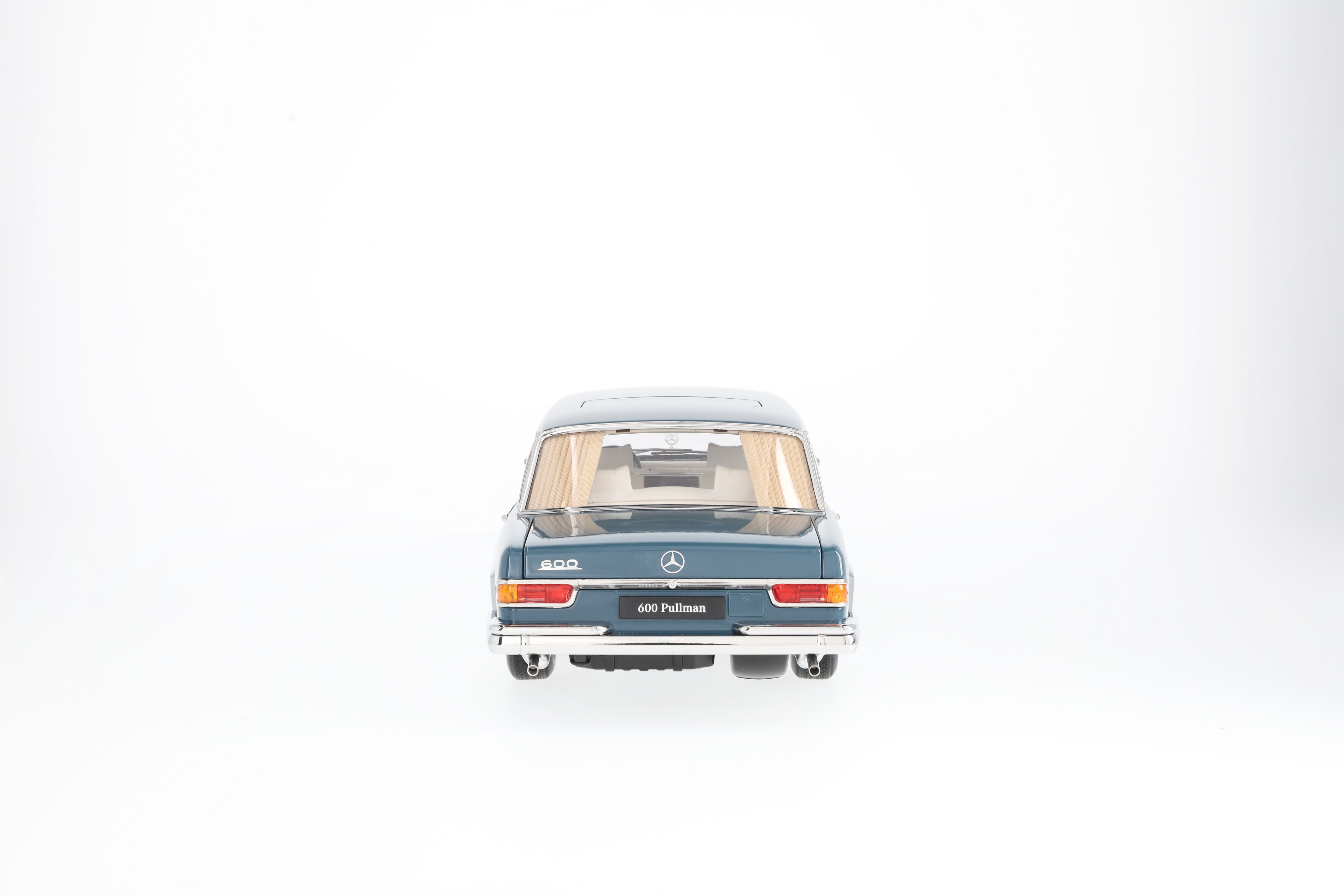 600 Pullmann W 100 (1963-1981) - blau, NZG, 1:18