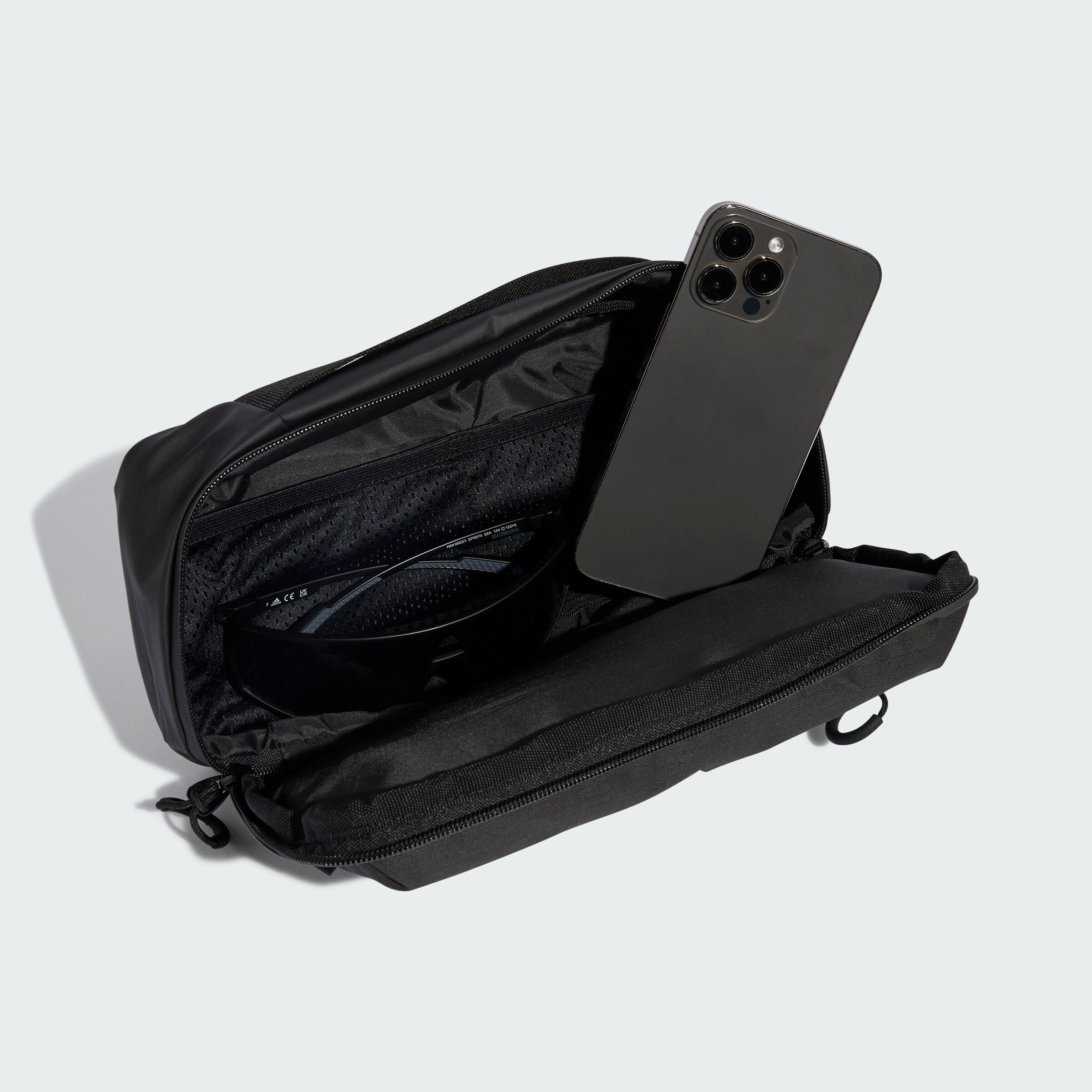 Saszetka na pas, Mercedes-AMG F1 - czerń, poliester (z recyklingu), adidas