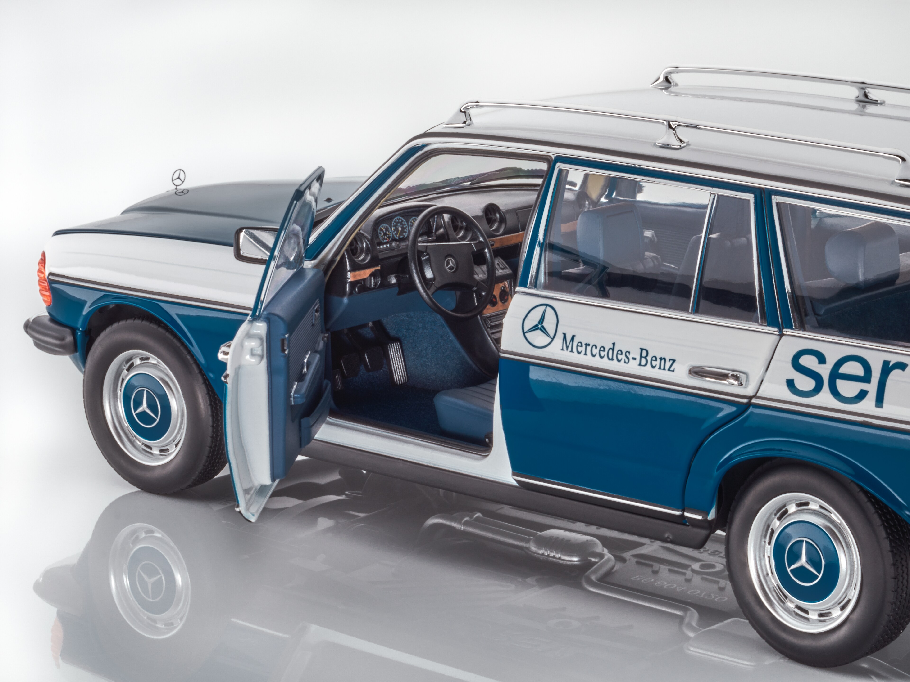 200 kombi S123 (1980-1985), Wózek serwisowy - niebieski, Norev, 1:18