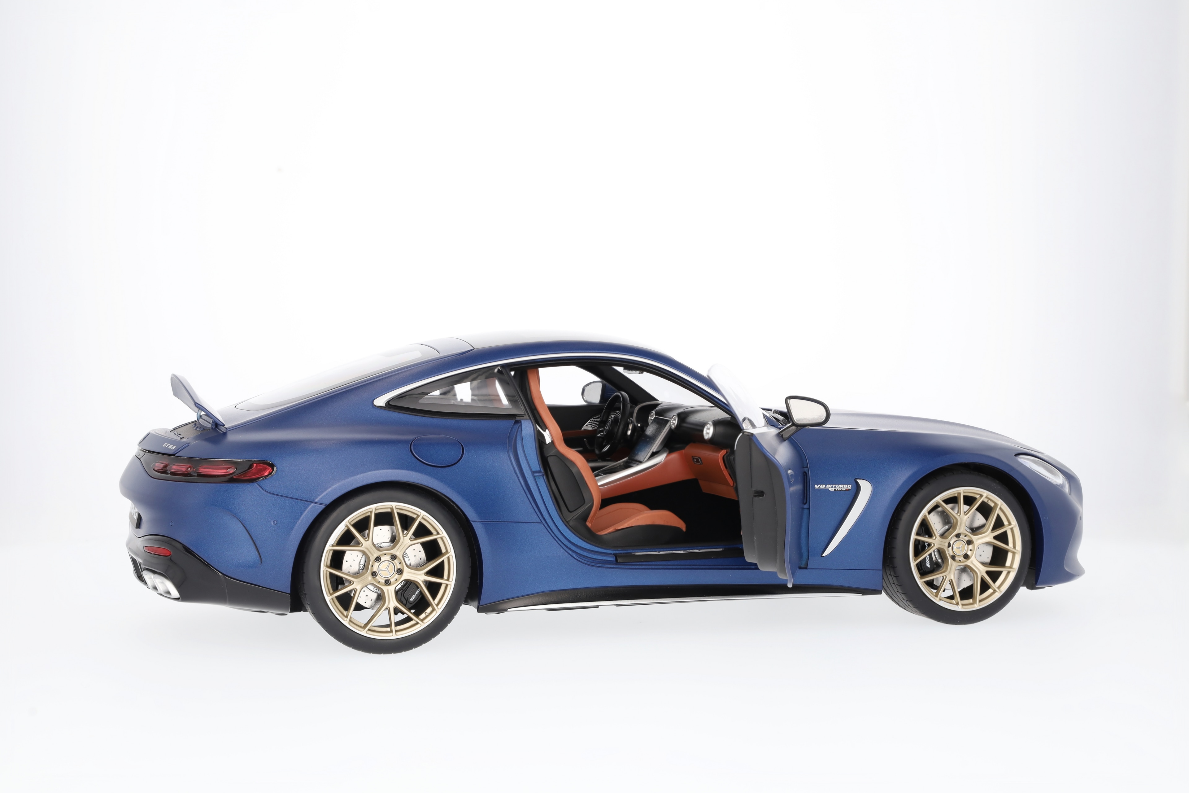 Mercedes-AMG GT 63 4MATIC+ - MANUFAKTUR spektralblau magno, NZG, 1:12