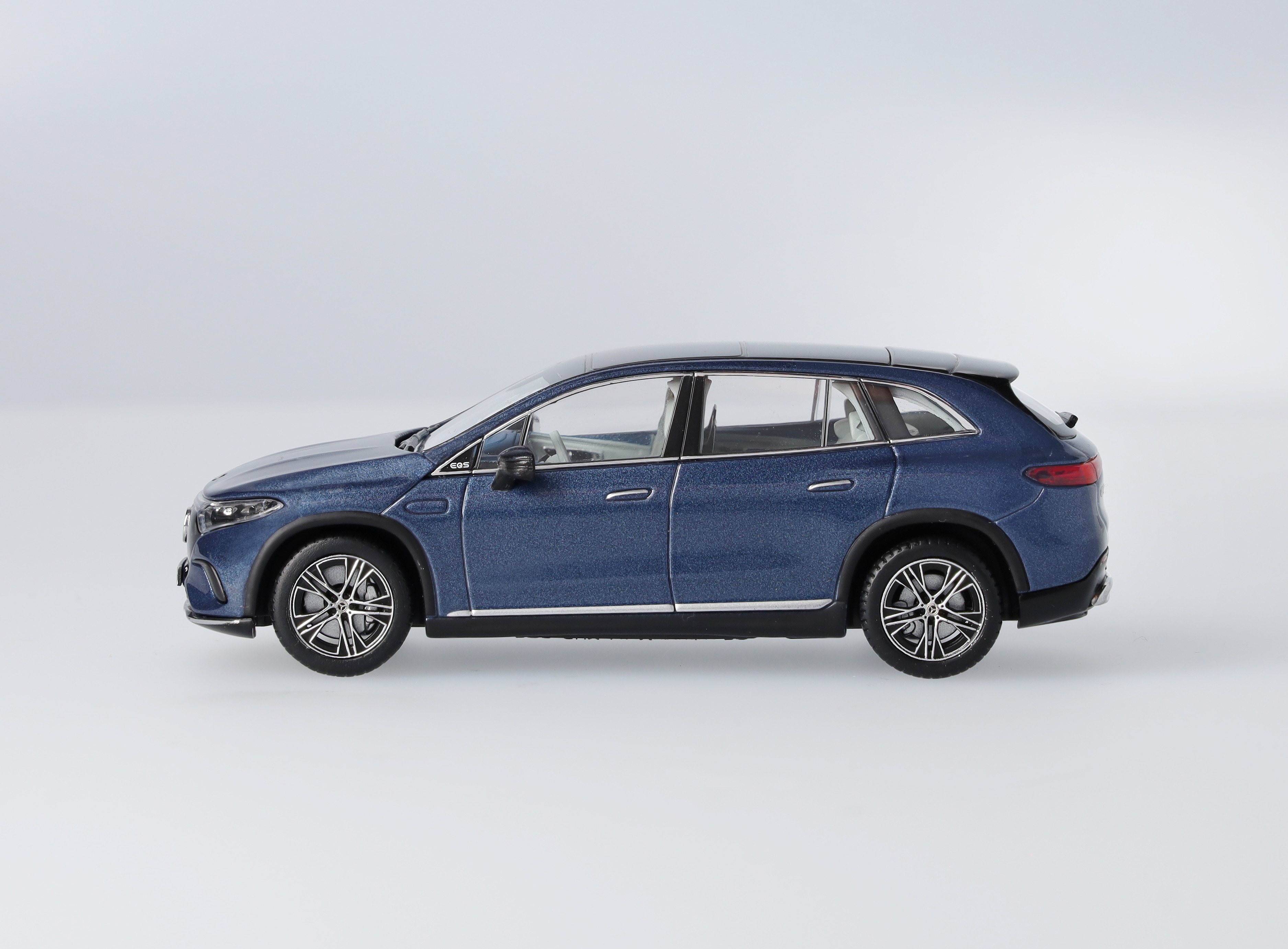 EQS SUV, Electric Art Line, X296 - sodalithblau, Minimax, 1:43