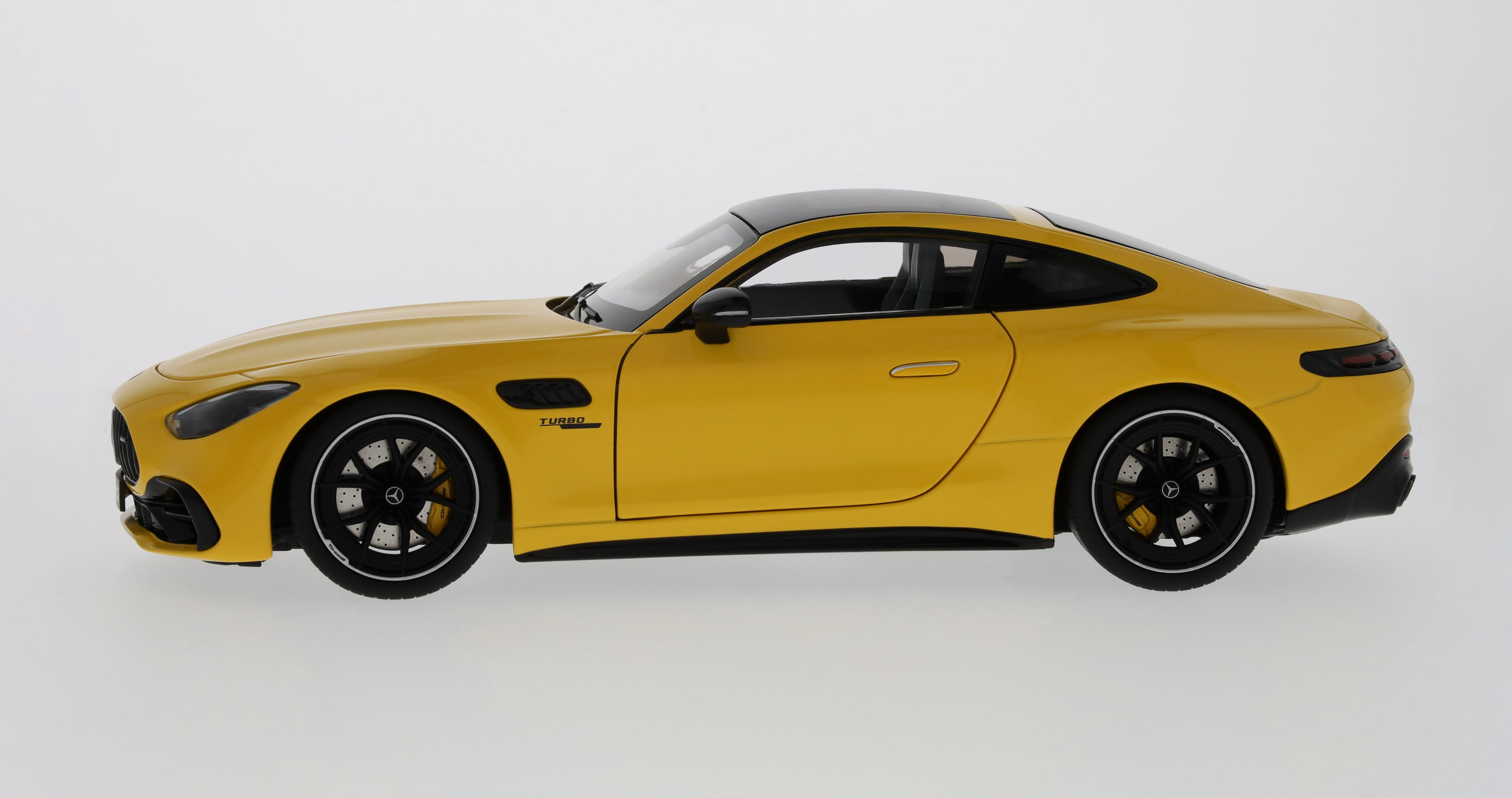 Mercedes-AMG GT 43 - sonnengelb, NZG, 1:18