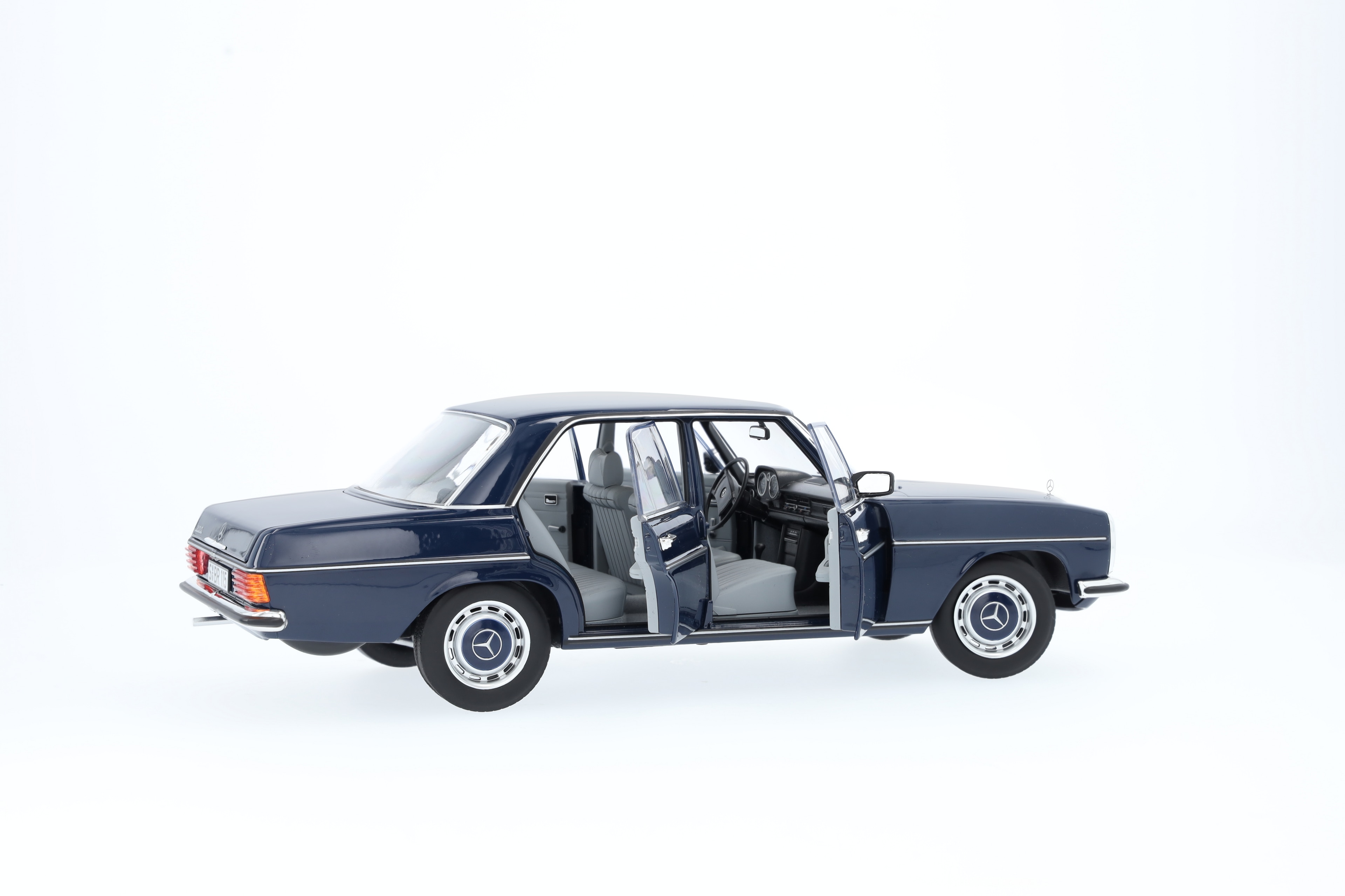 200 W 114/W 115 (1968-1973), Limousine - mitternachtsblau, Norev, 1:18