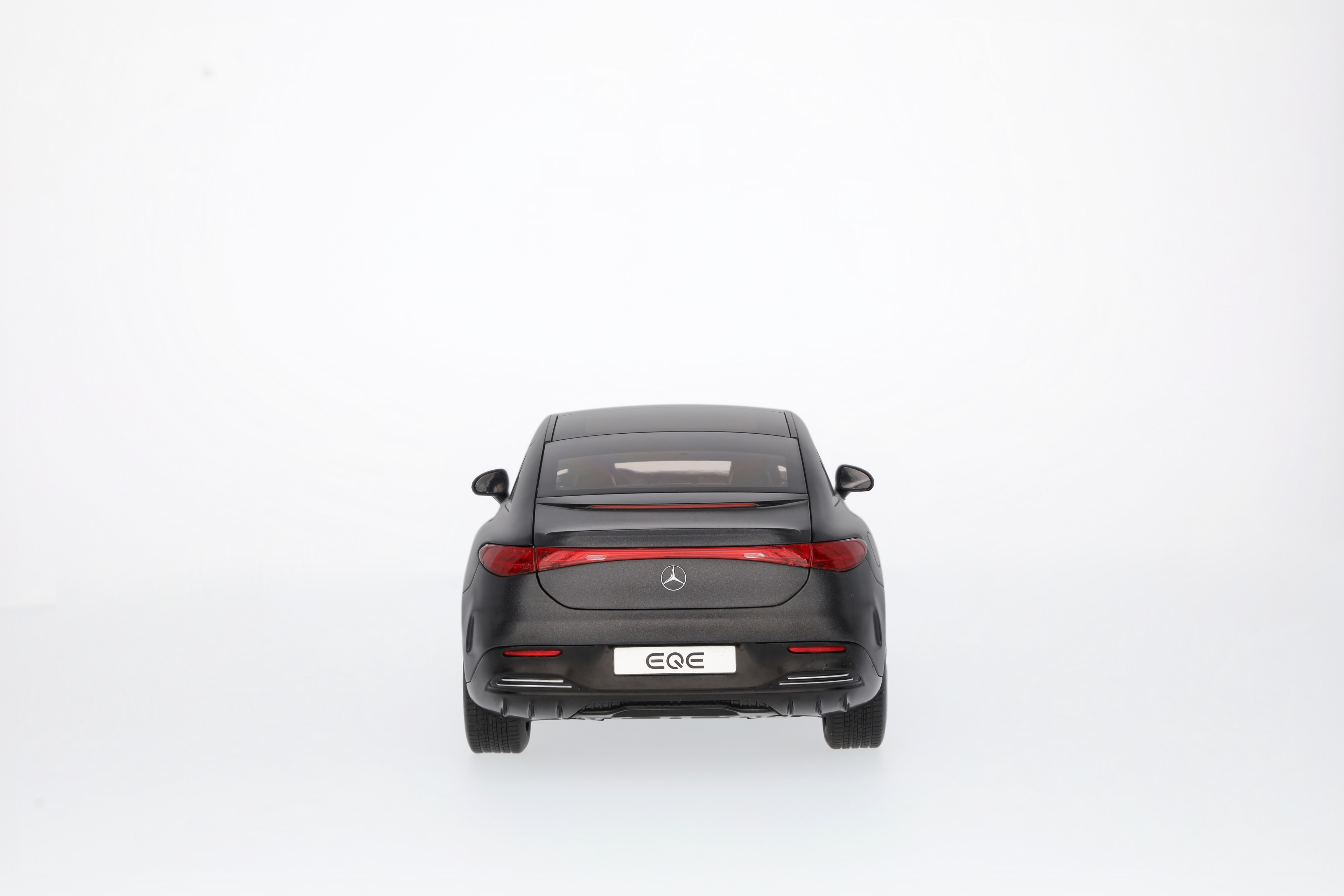 EQE, Limousine, AMG Line, V295 - MANUFAKTUR graphitgrau magno, NZG, 1:18