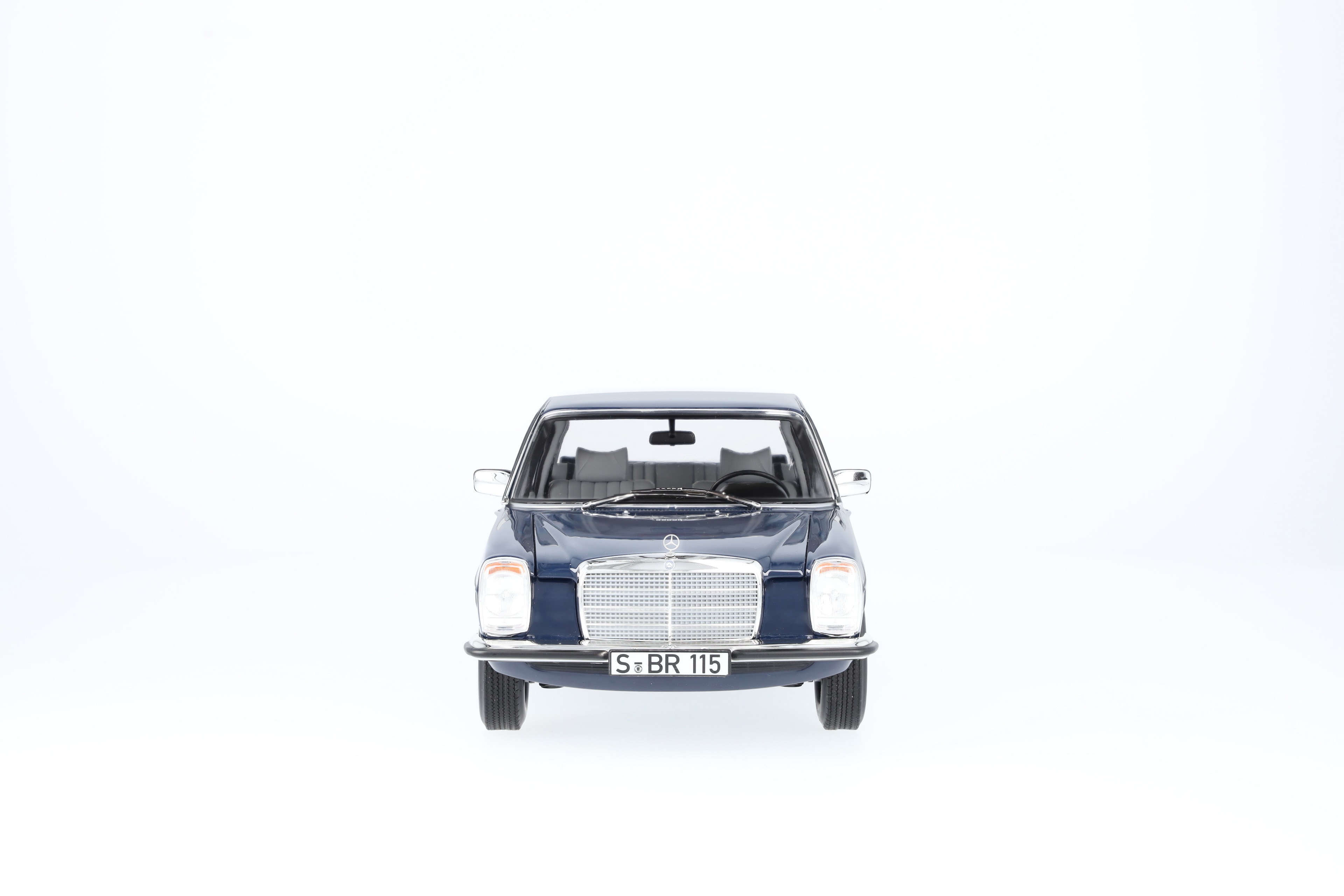 200 W 114/W 115 (1968-1973), Limousine - mitternachtsblau, Norev, 1:18