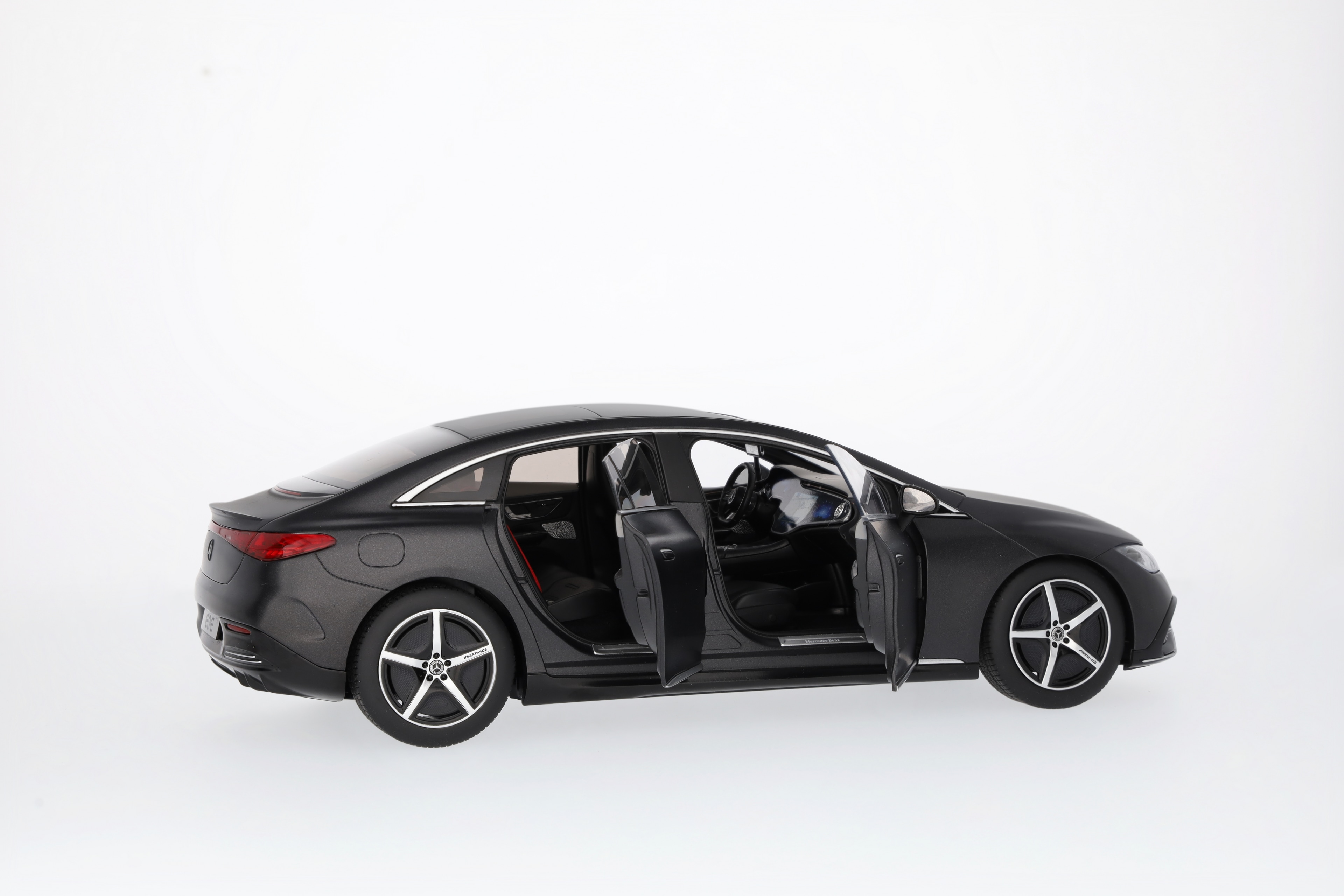 EQE, Limousine, AMG Line, V295 - MANUFAKTUR graphitgrau magno, NZG, 1:18