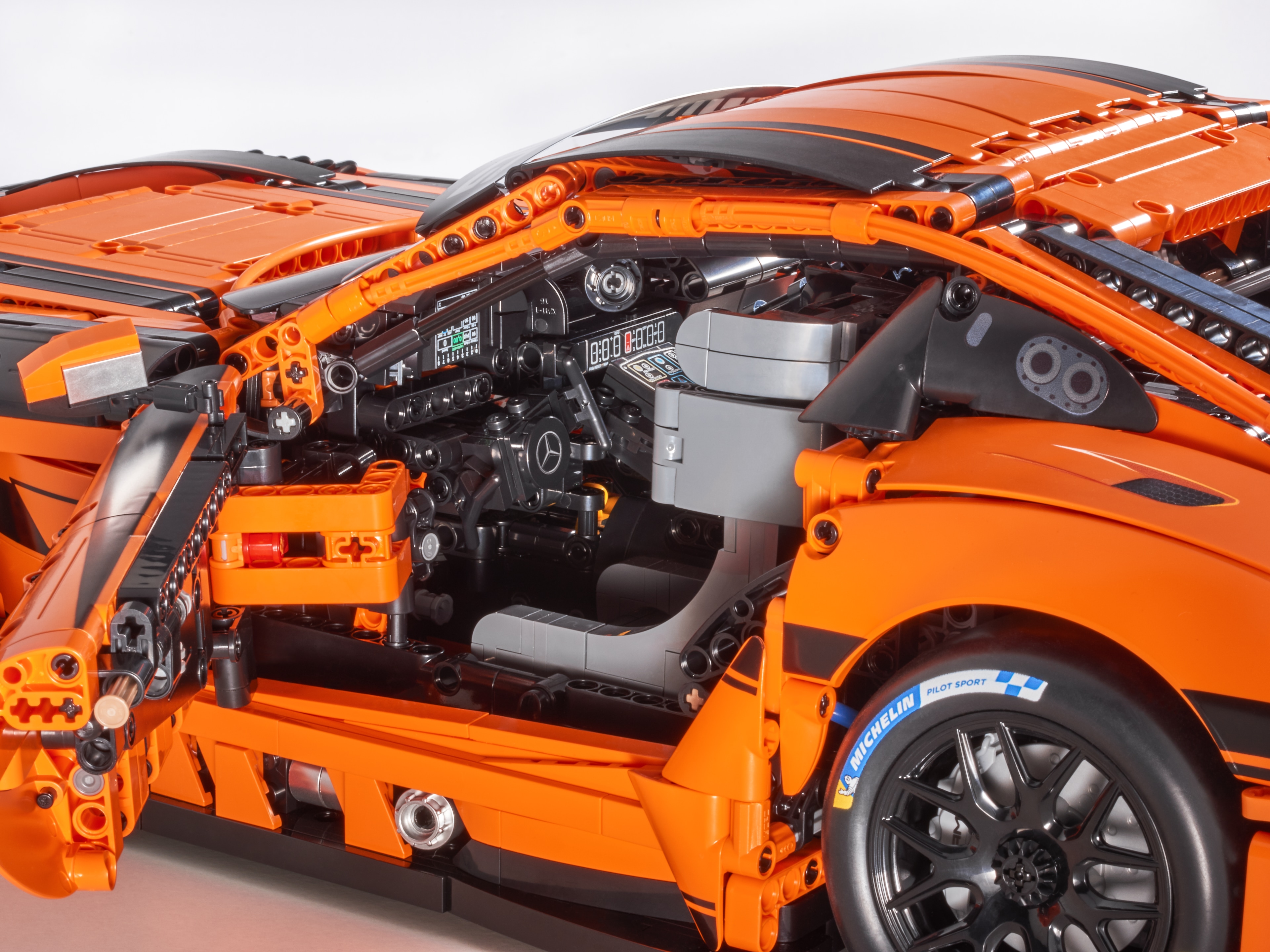 Mercedes-AMG GT3, Element zaciskowy do modelu, C190 - pomarańczowy, CaDa, 1:8