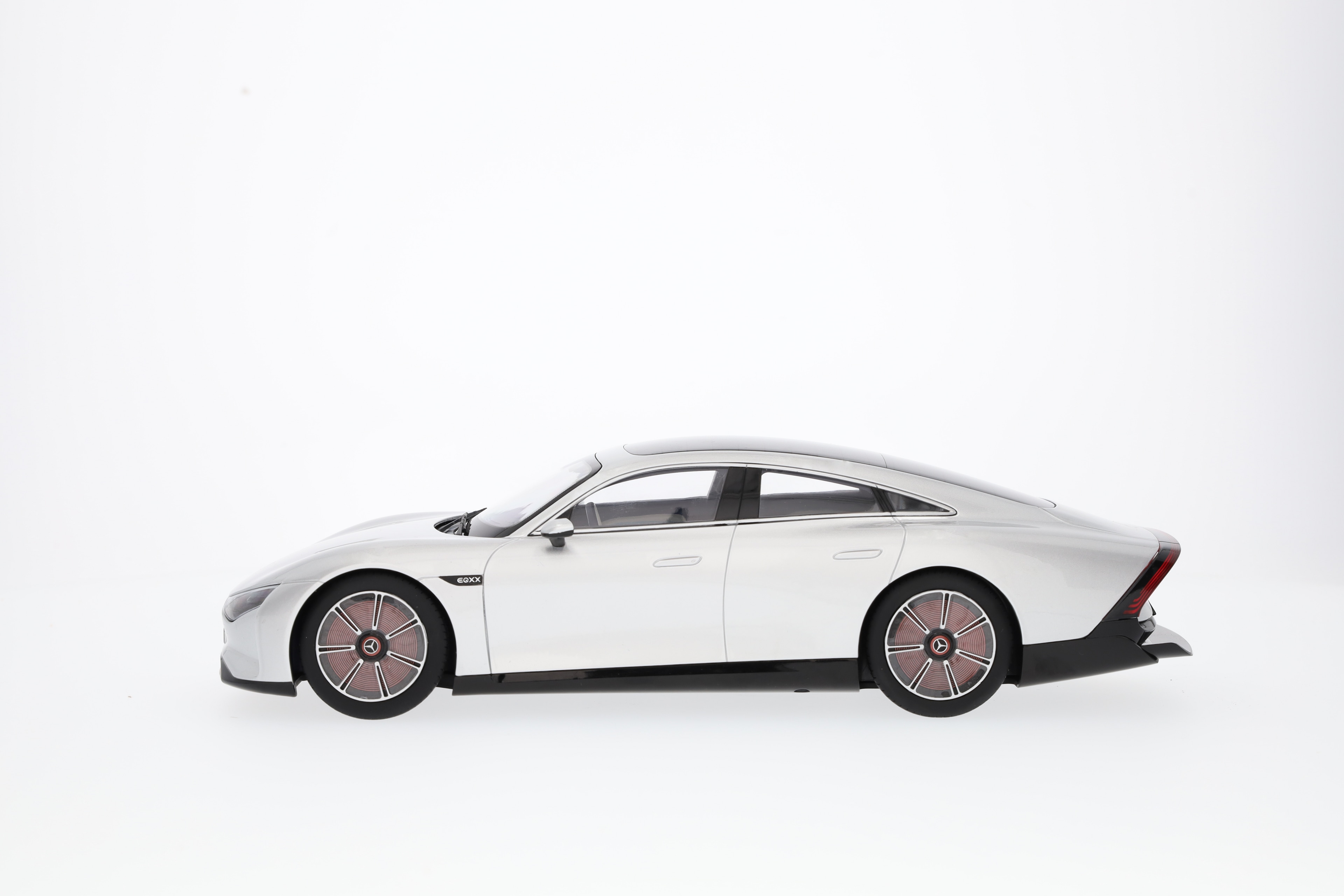 Vision EQXX, Showcar - silber alubeam, NZG, 1:18