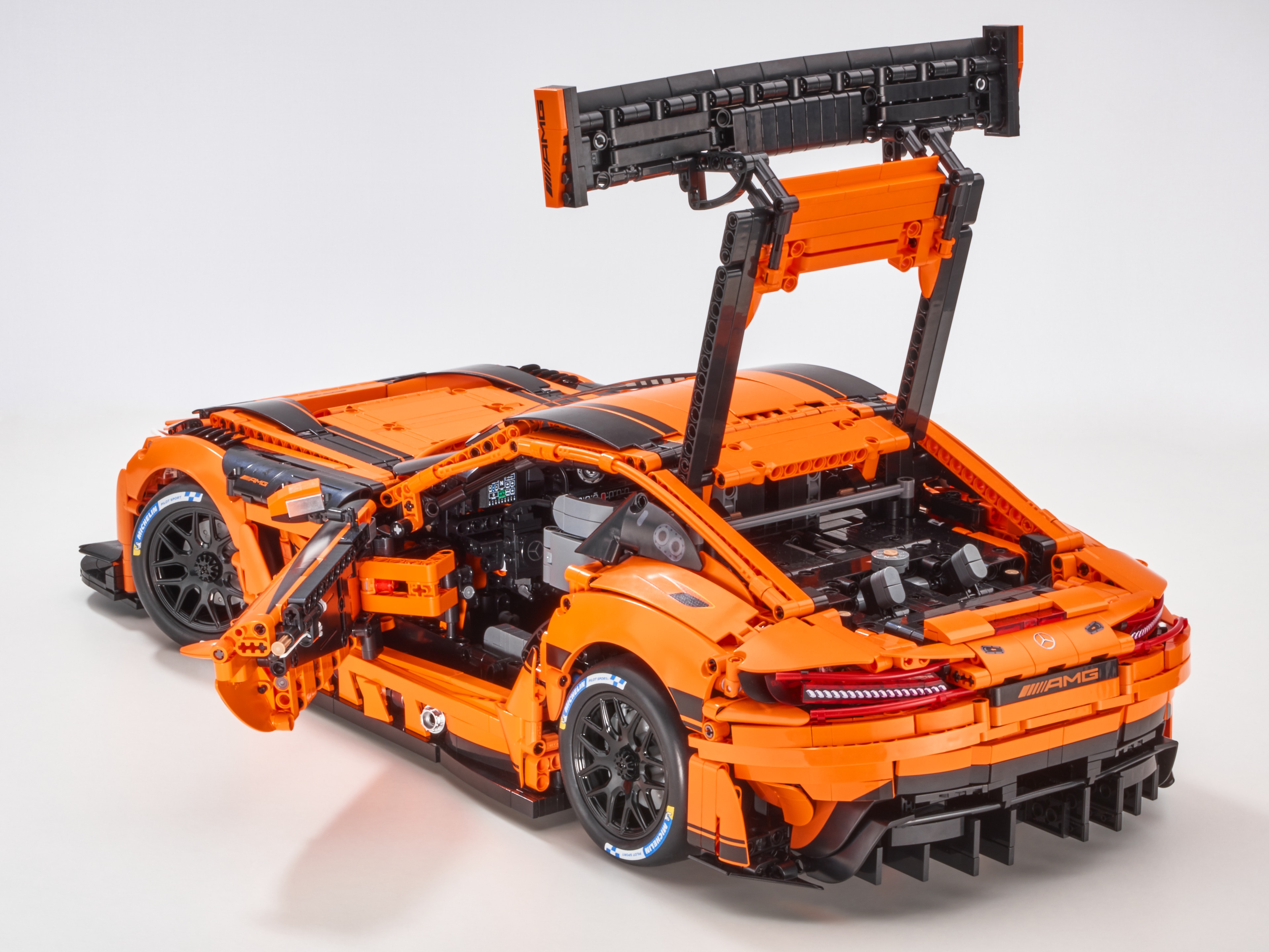 Mercedes-AMG GT3, Element zaciskowy do modelu, C190 - pomarańczowy, CaDa, 1:8