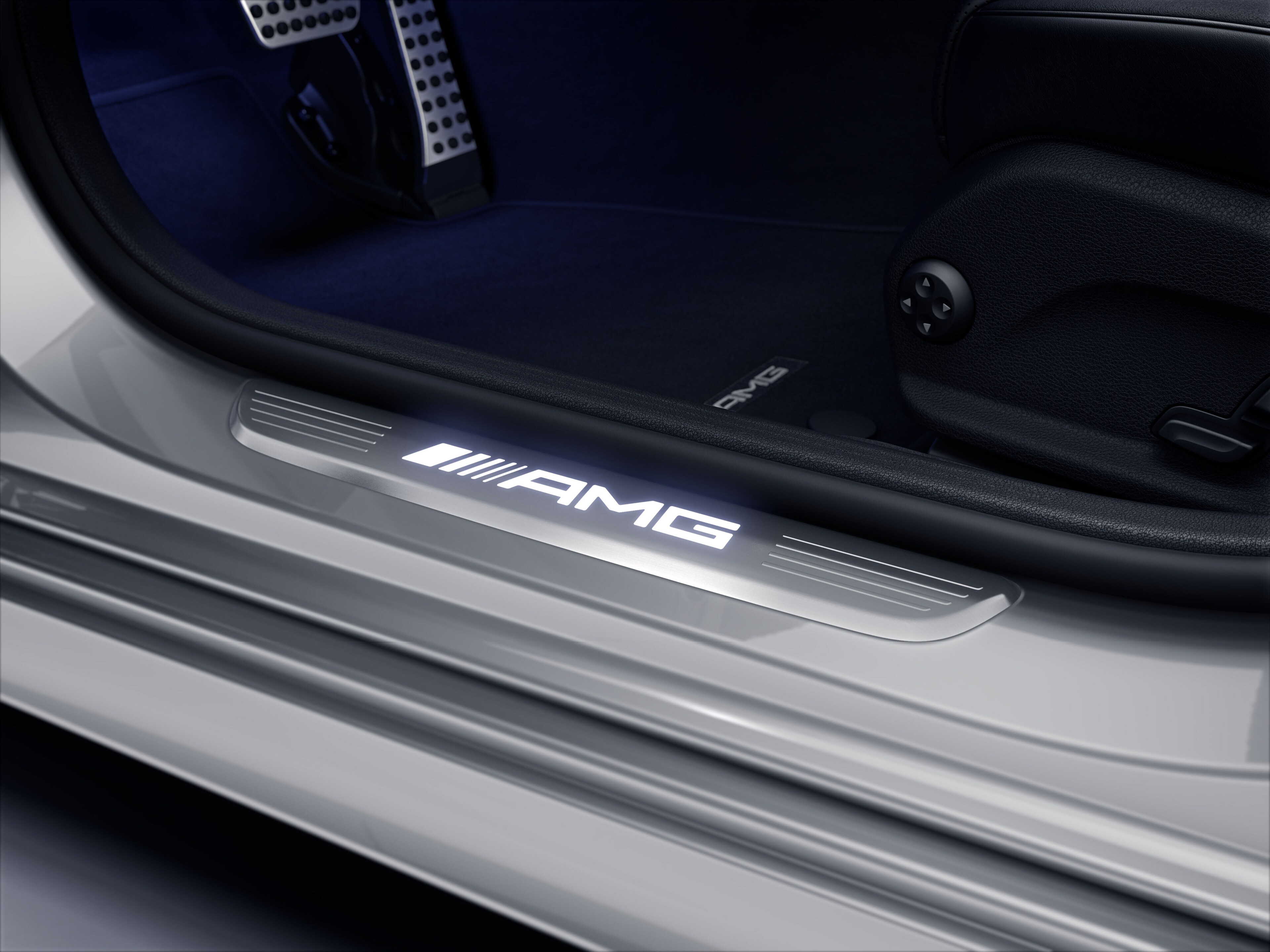 Wymienna nakładka na podświetlaną listwę progową, AMG, z przodu, 2-elementowy - stal nierdzewna, srebrny / biały