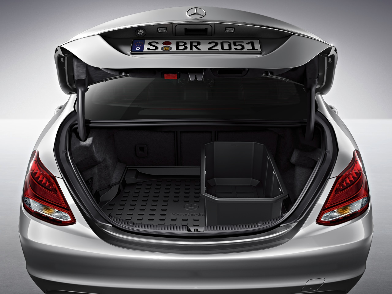 Wkładka do bagażnika, płaska, z możliwością przewożenia długich przedmiotów - czerń, polipropylen