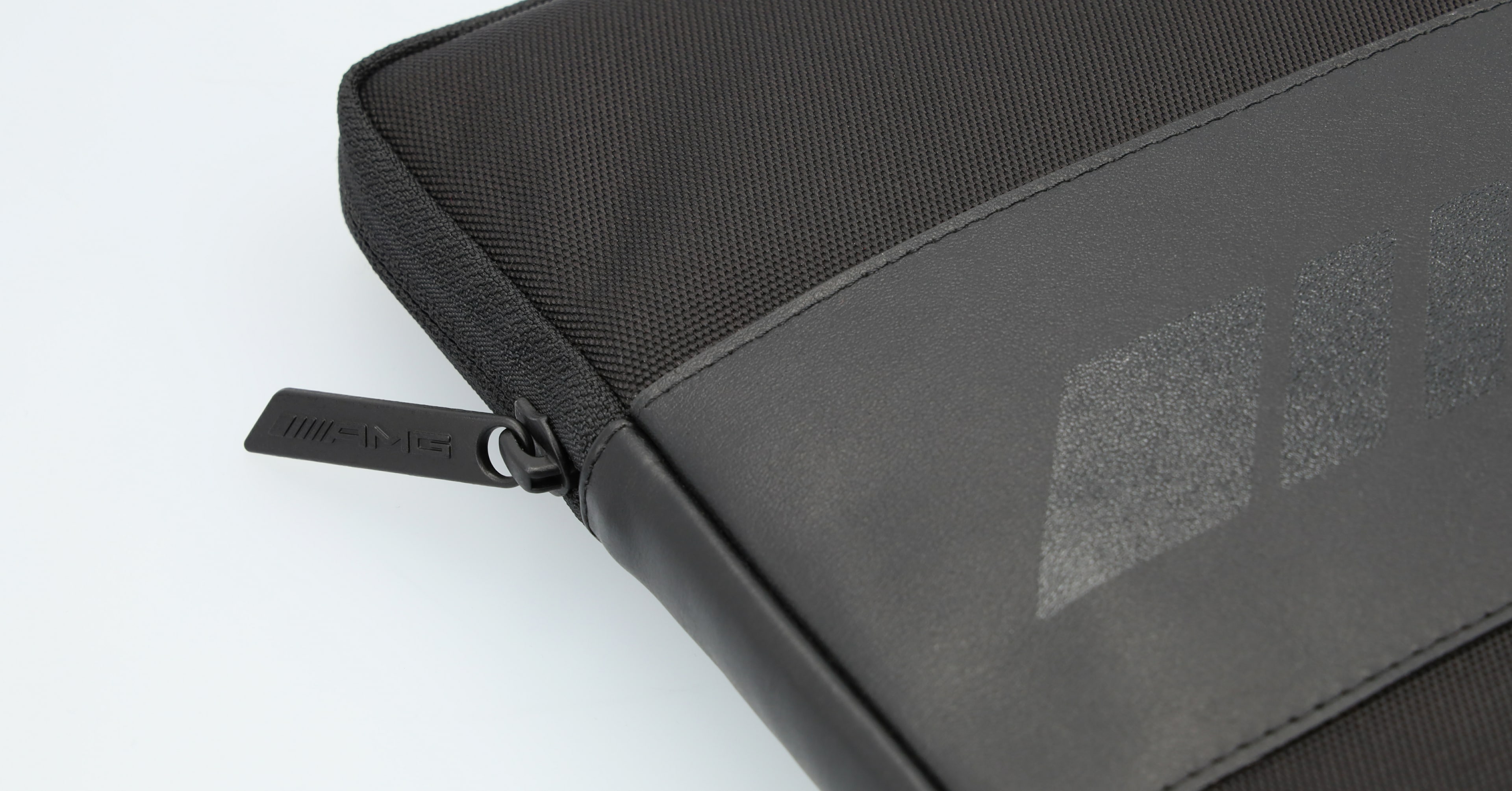 AMG Laptophülle - schwarz, Rindleder / Nylon