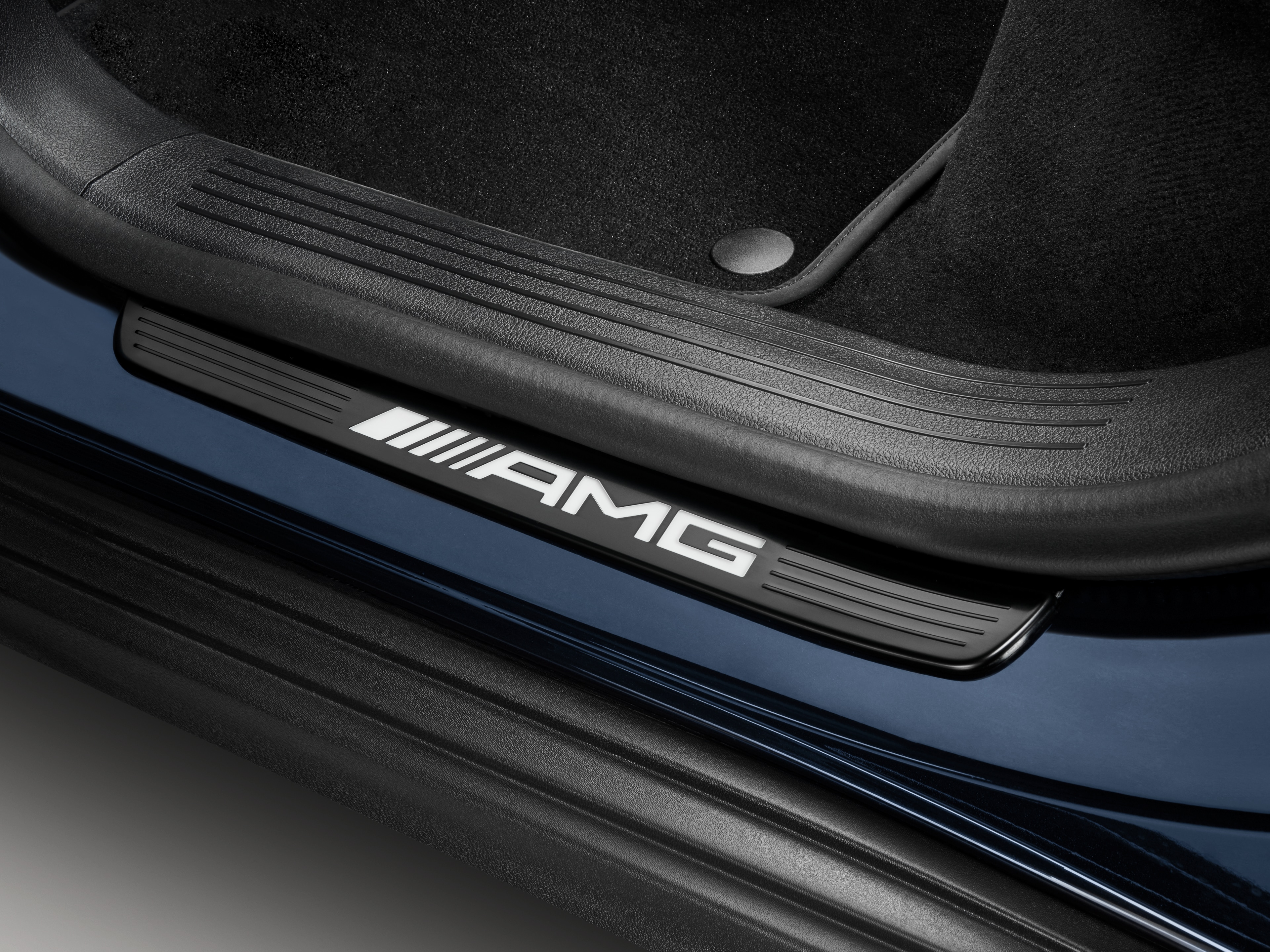 Wymienna nakładka na podświetlaną listwę progową, AMG, z tyłu, 2-krotny - stal nierdzewna, czerń / biały