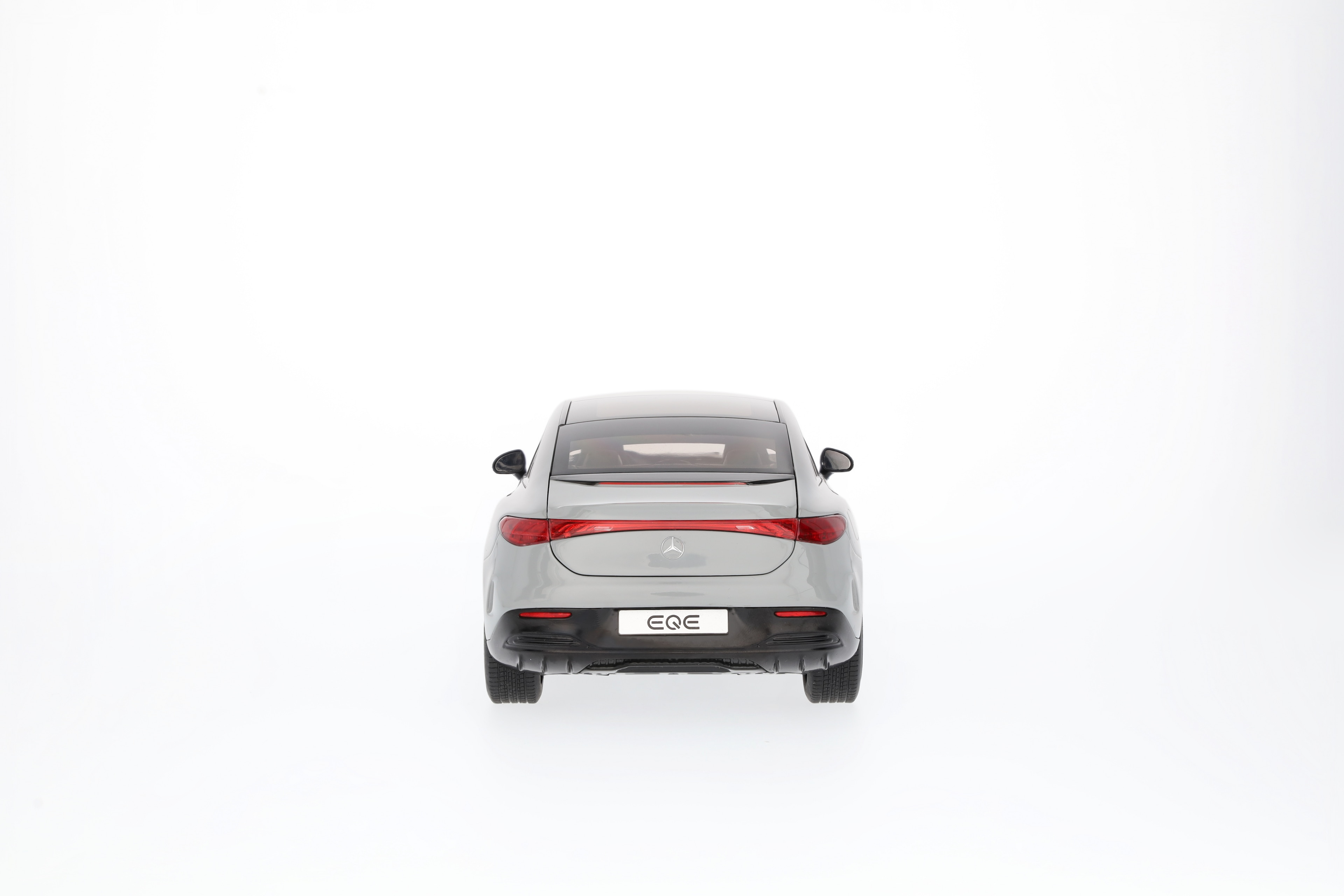 EQE, Limousine, AMG Line, V295 - MANUFAKTUR alpingrau uni, NZG, 1:18