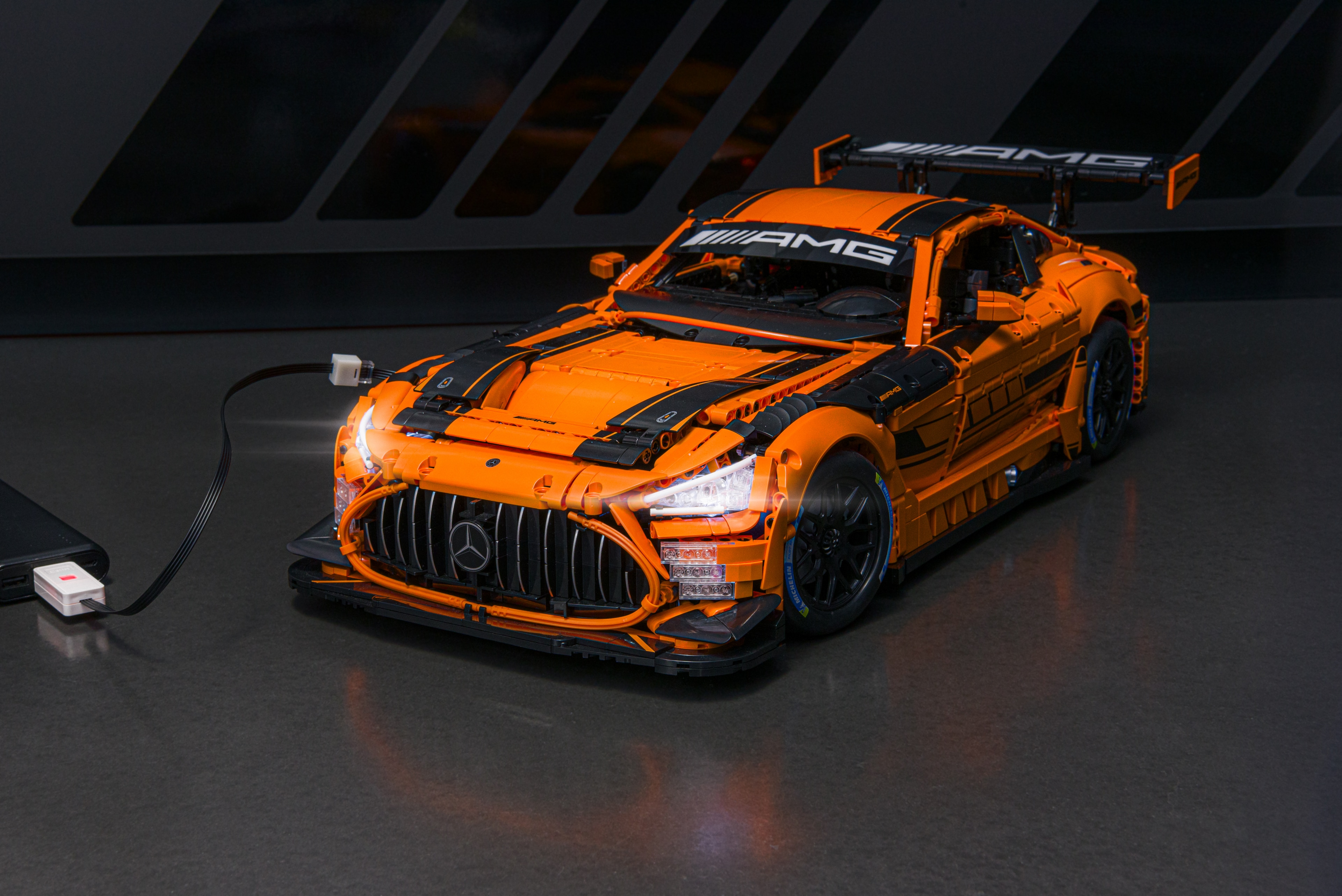 Mercedes-AMG GT3, Element zaciskowy do modelu, C190 - pomarańczowy, CaDa, 1:8