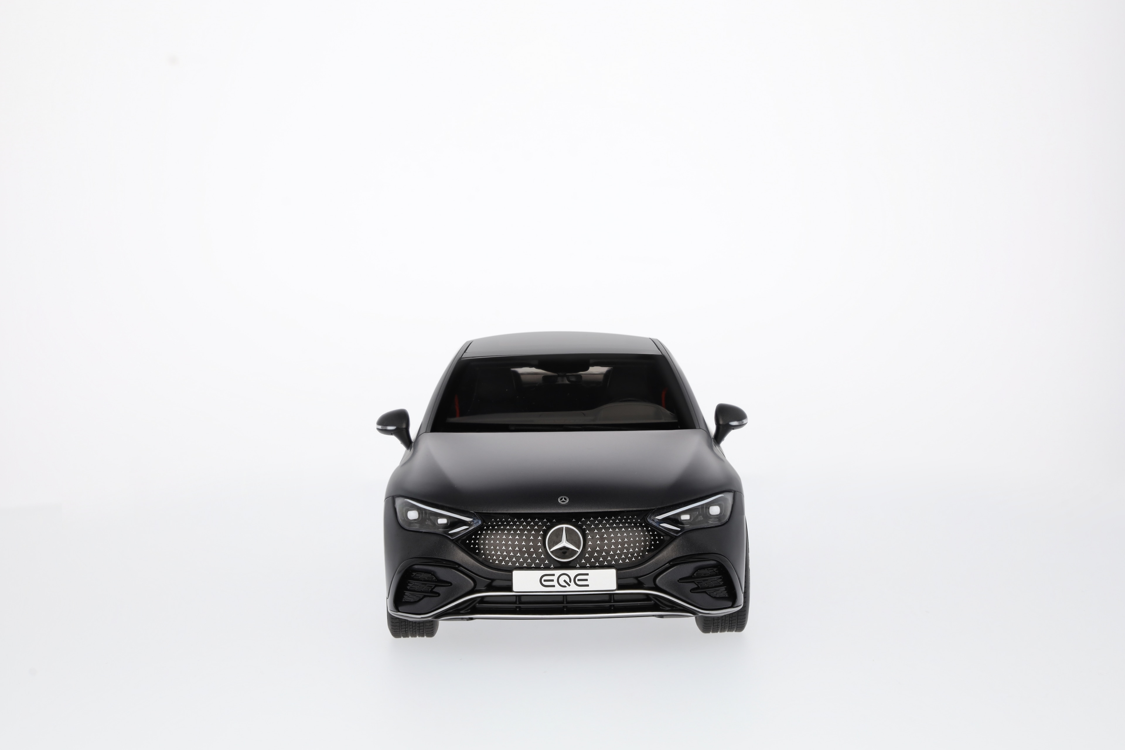 EQE, Limousine, AMG Line, V295 - MANUFAKTUR graphitgrau magno, NZG, 1:18