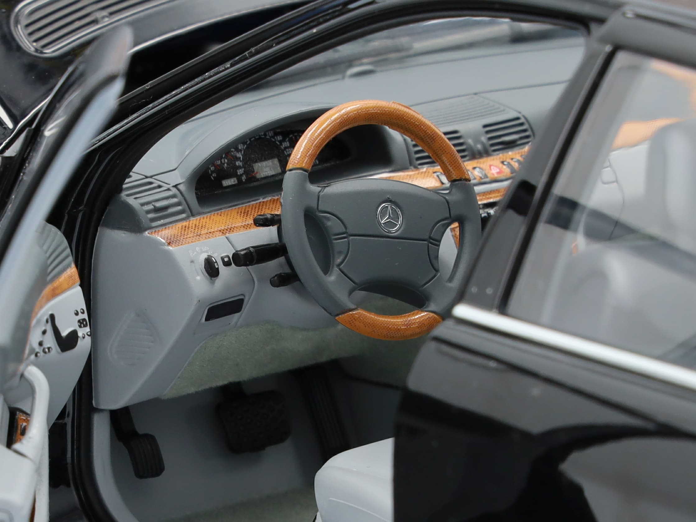 S 600 Limousine Langversion V220 (2000-2005) - obsidianschwarz, Norev, 1:18