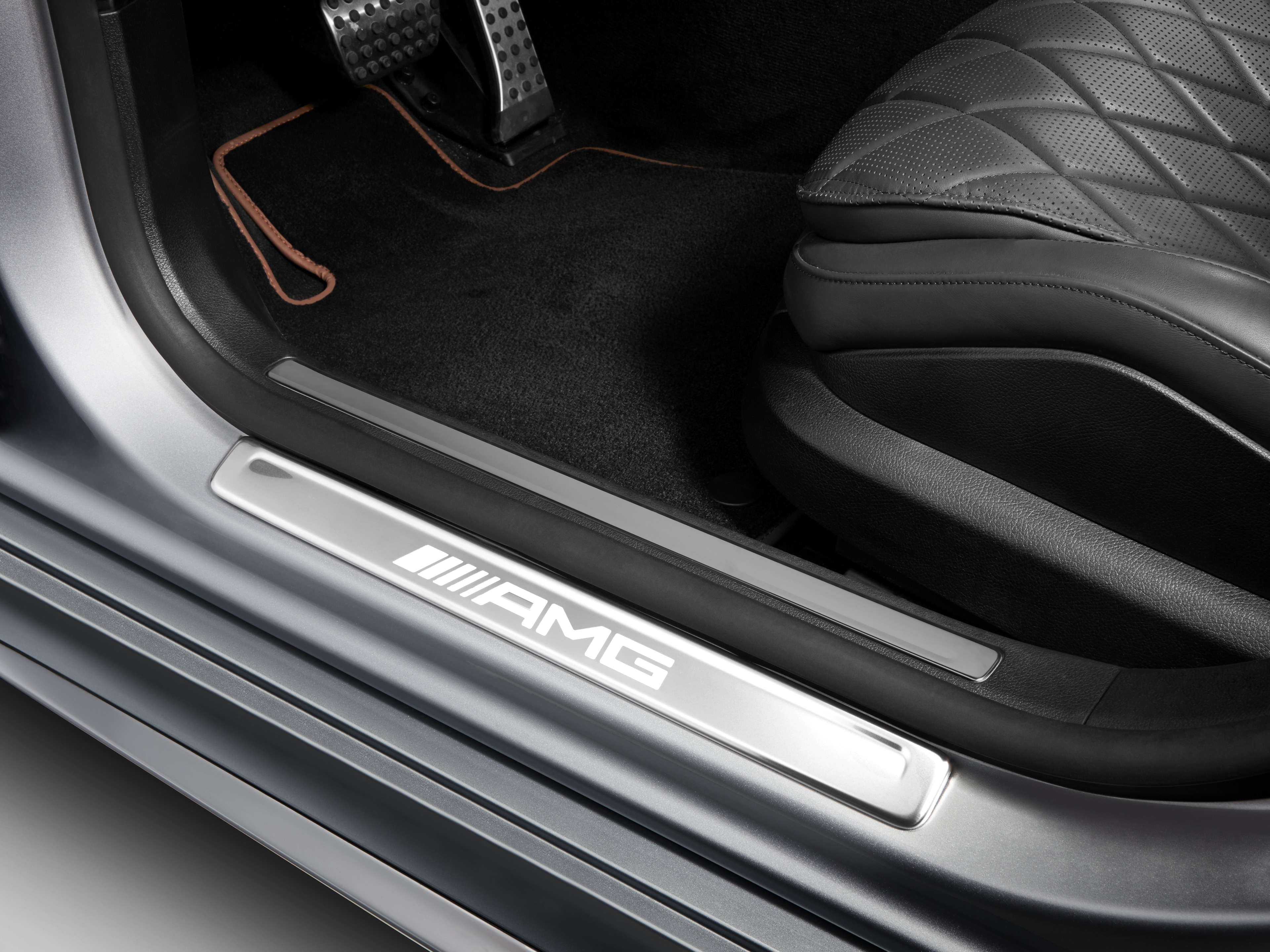 Wymienna nakładka na podświetlaną listwę progową, AMG, z przodu, 2-elementowy - stal nierdzewna, srebrny / biały