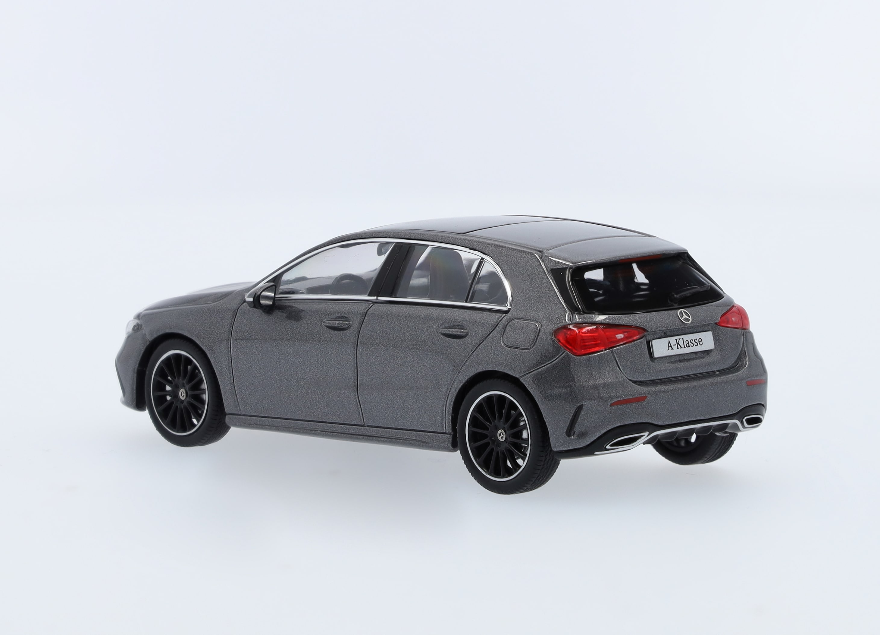 A-Klasse, Kompaktlimousine, AMG Line, W177 - mountaingrau, Minimax, 1:43