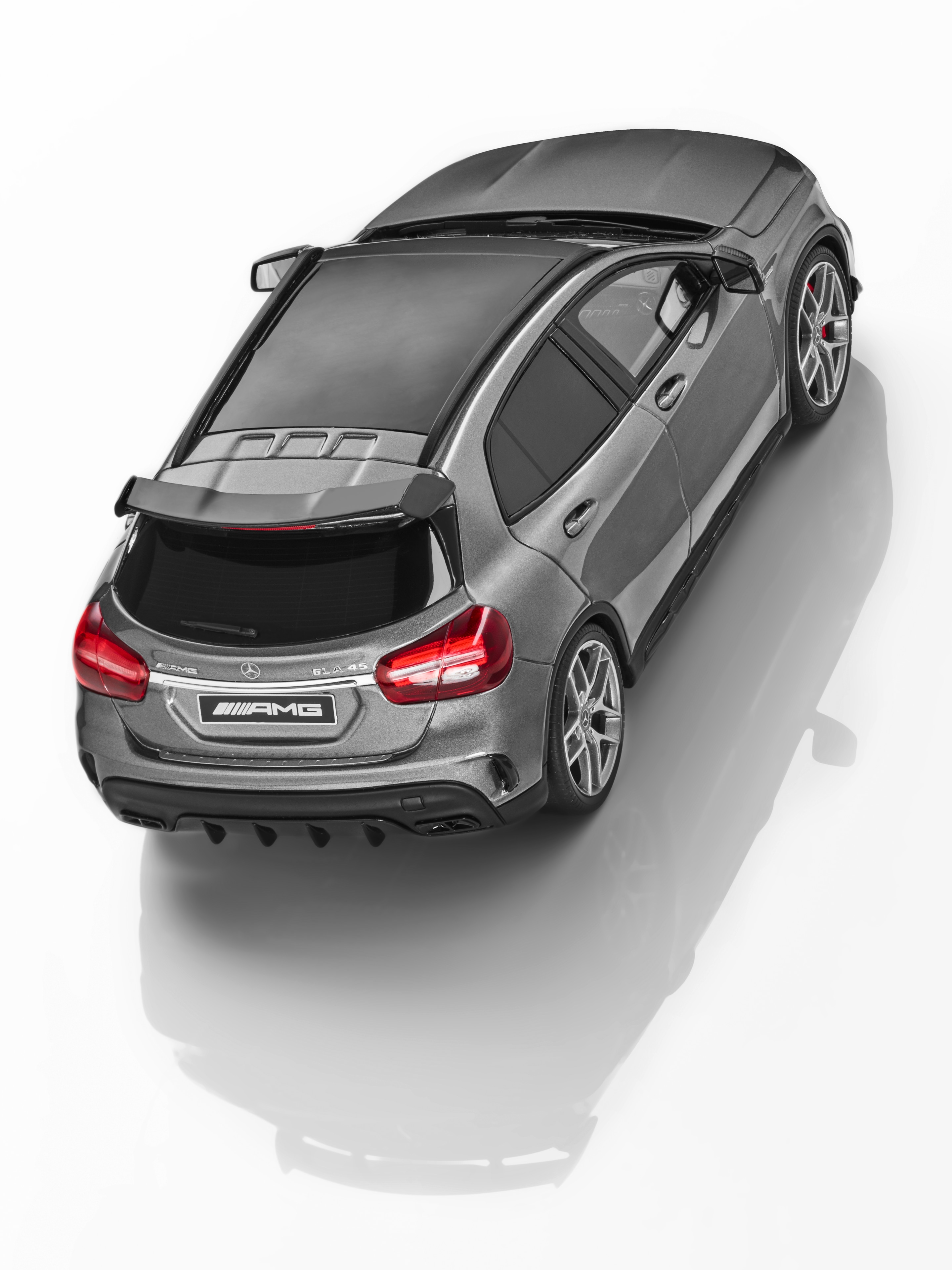 Mercedes-AMG GLA 45, X156 - designo mountaingrey mango, GT Spirit, 1:18