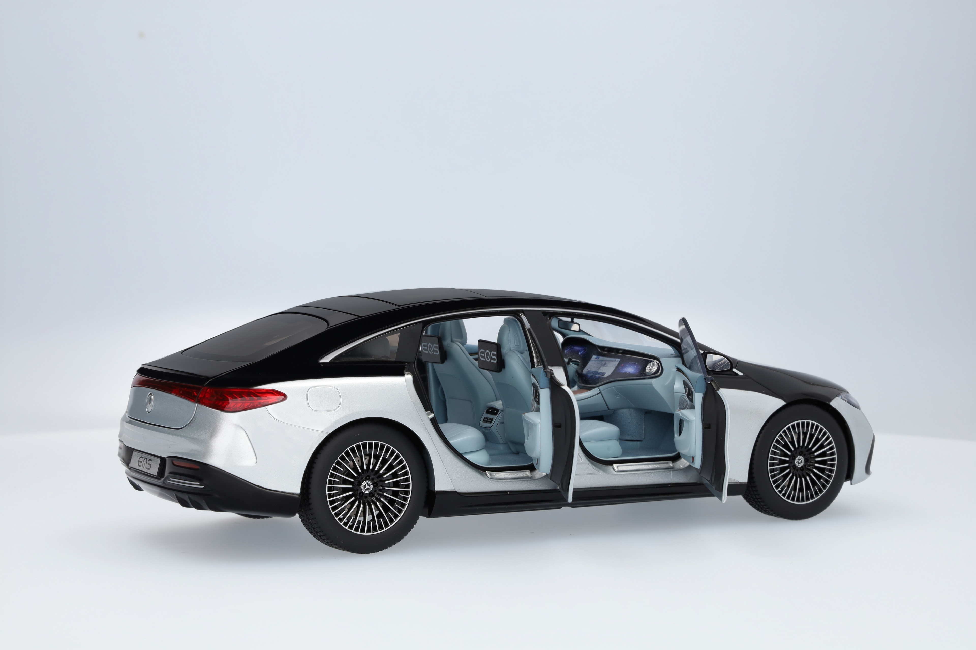 EQS, Limousine, AMG Line, V297, mit Beleuchtung - obsidianschwarz / hightechsilber, NZG, 1:18