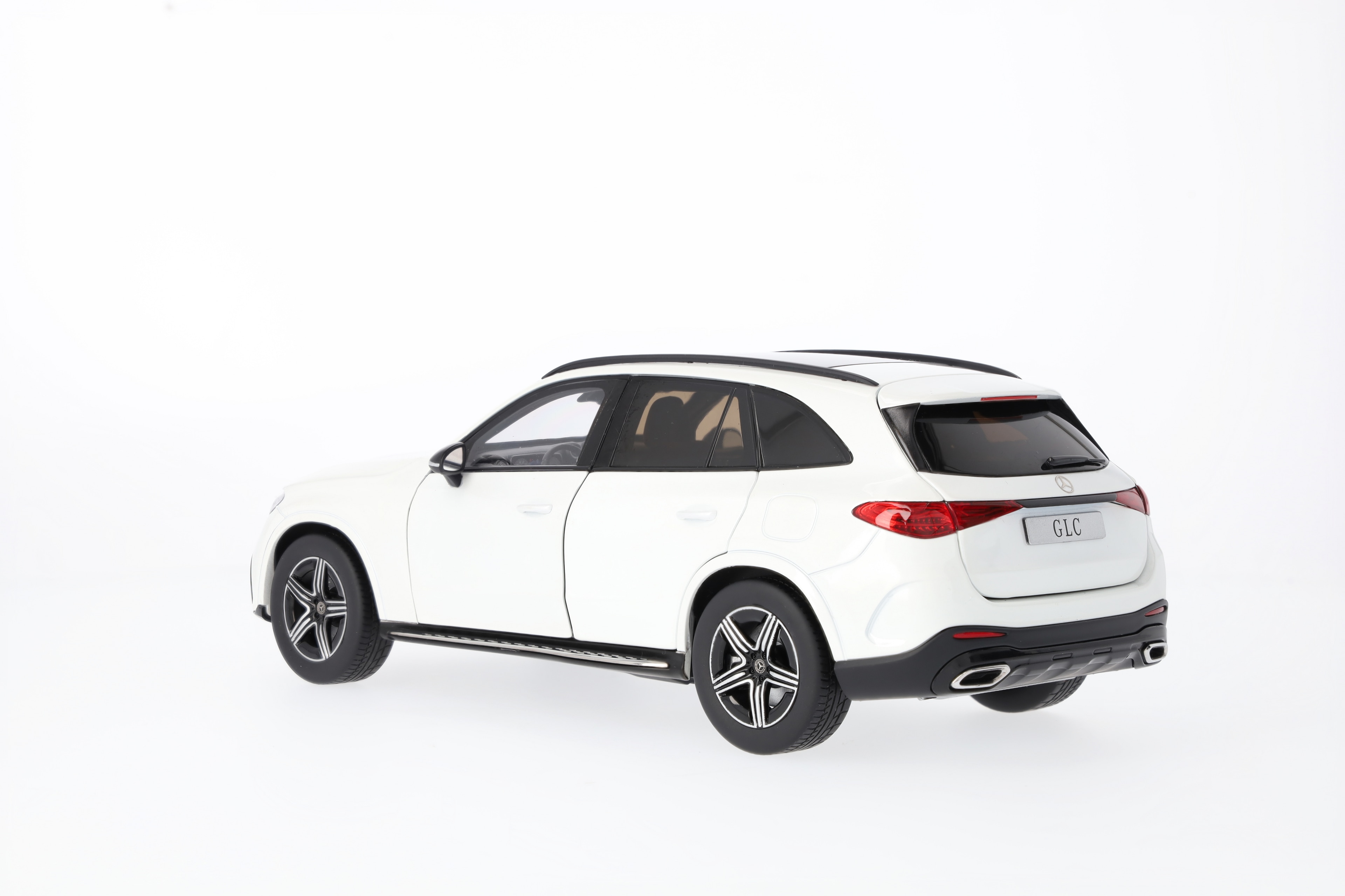 GLC, AMG Line, X254 - MANUFACTORY biel opalitu bright, iScale, 1:18