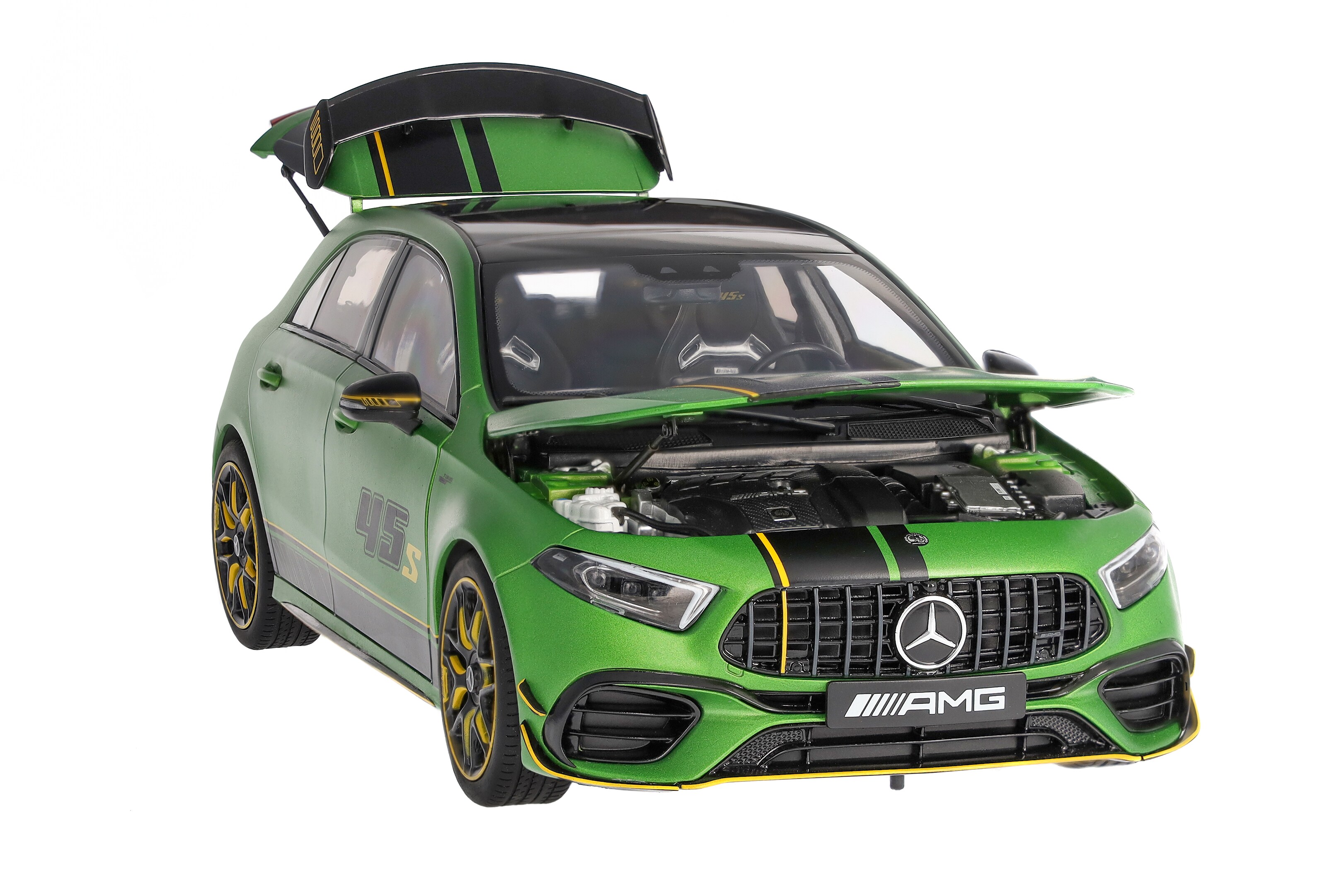 Mercedes-AMG A 45 S 4MATIC - jasnozielony mango, NZG, 1:18