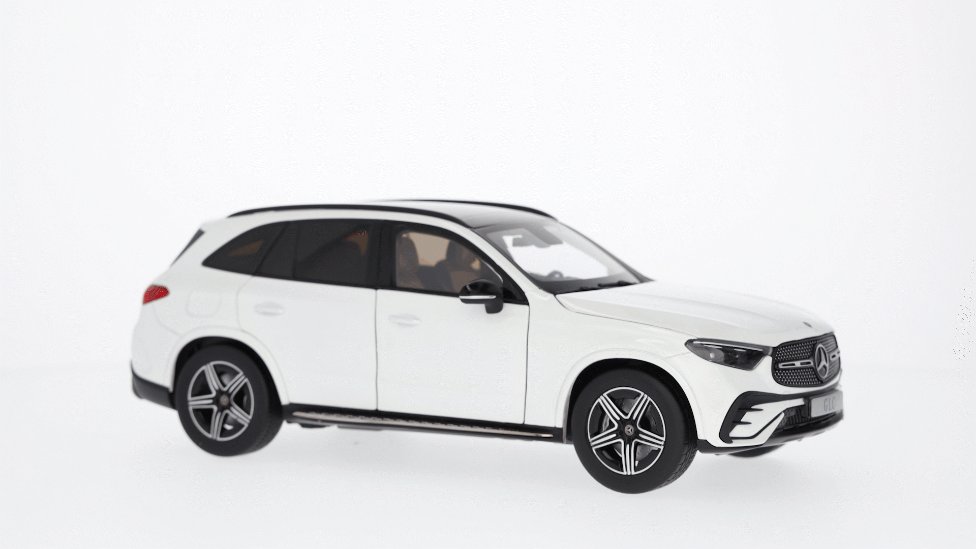 GLC, AMG Line, X254 - MANUFACTORY biel opalitu bright, iScale, 1:18